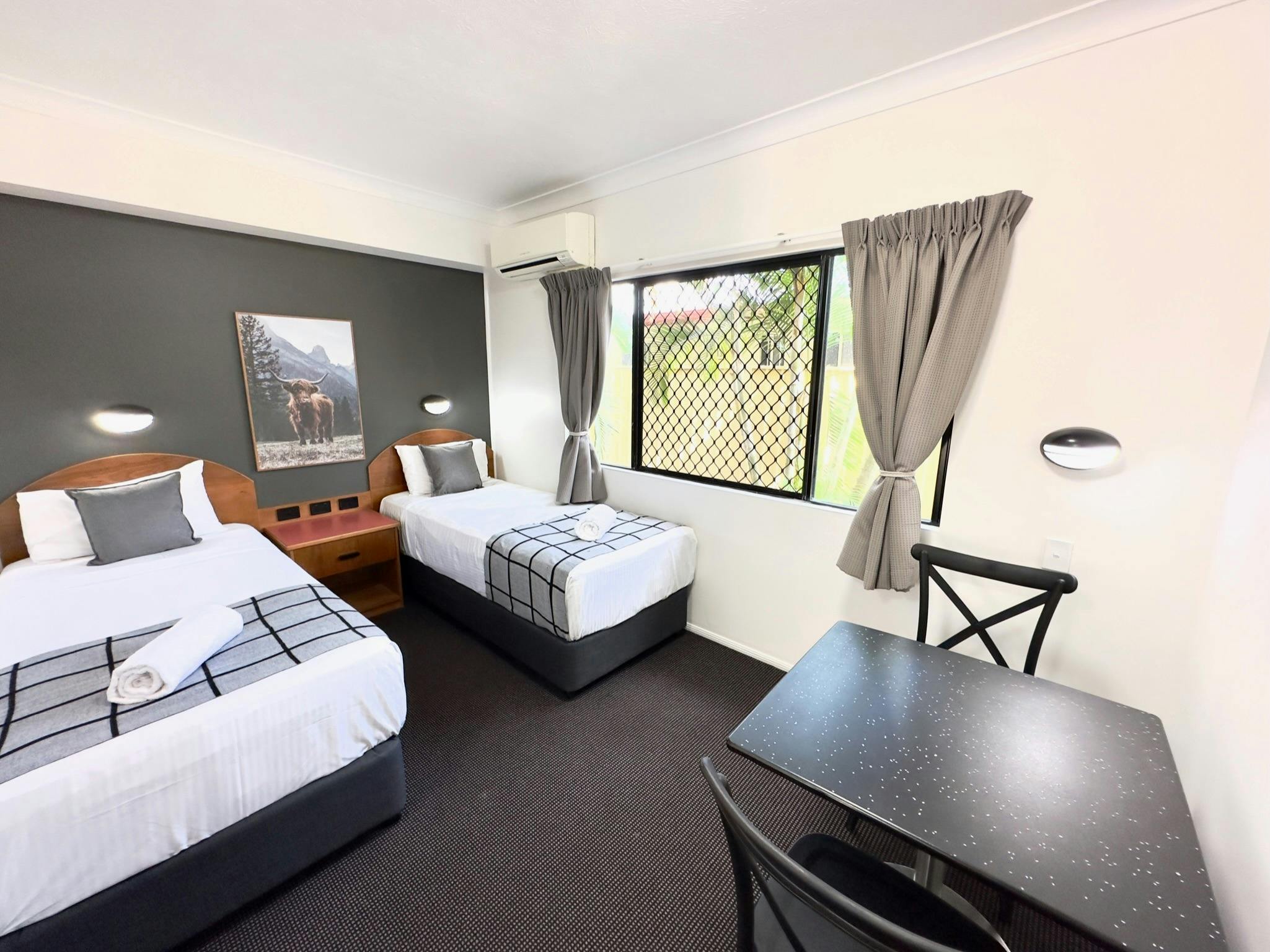 Deluxe Twin - Disabled Suite