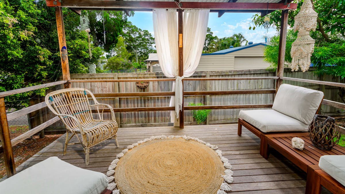 Outdoor deck