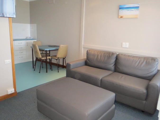 MOTEL UNIT