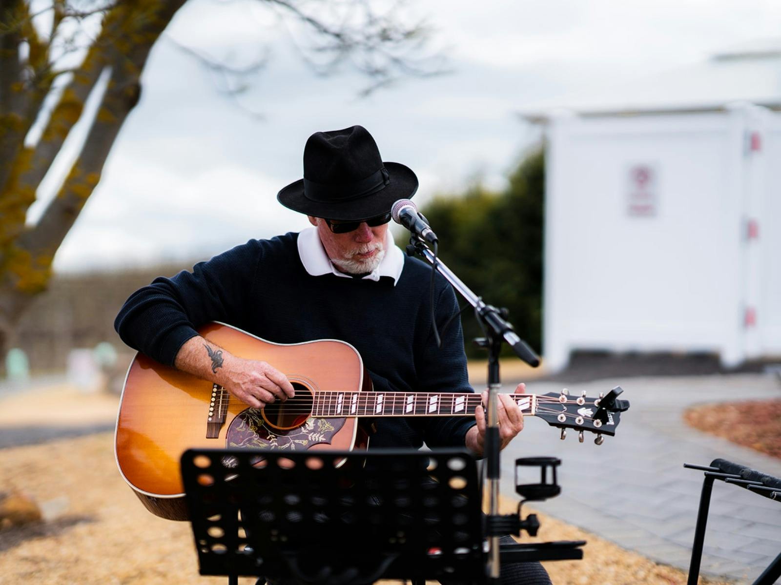 Easter Saturday at Sevenhill Cellars - Jamie Blechynden & Daisy Burger