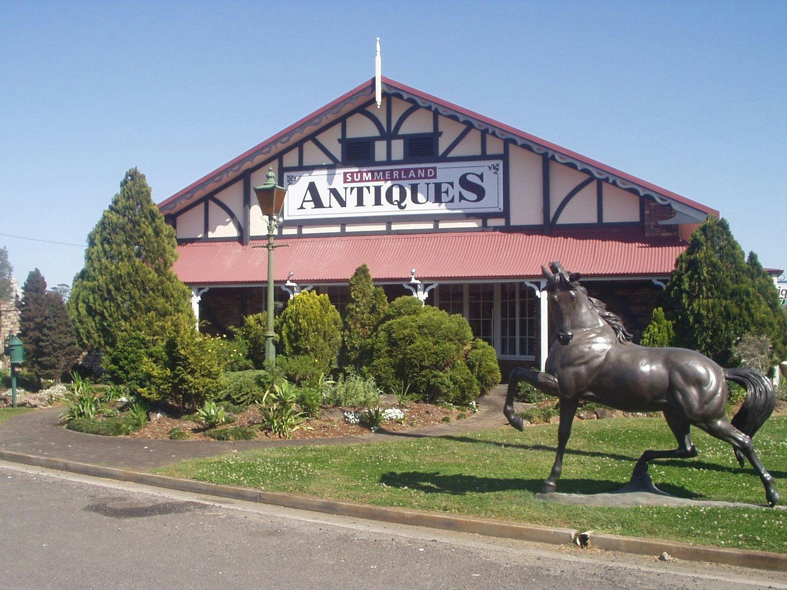 Summerland Antiques front entrance