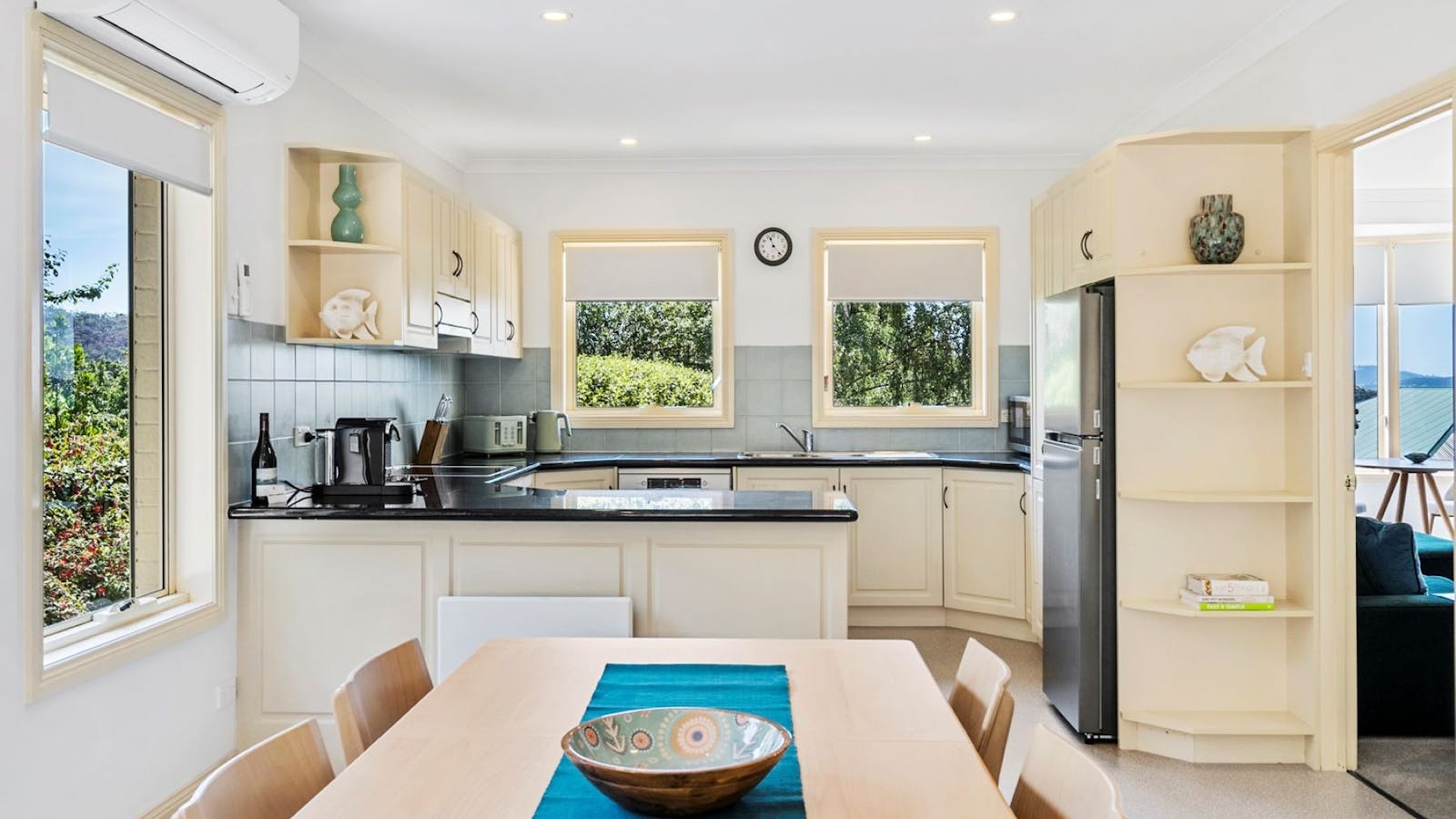 Well appointed Kitchen and Dining area