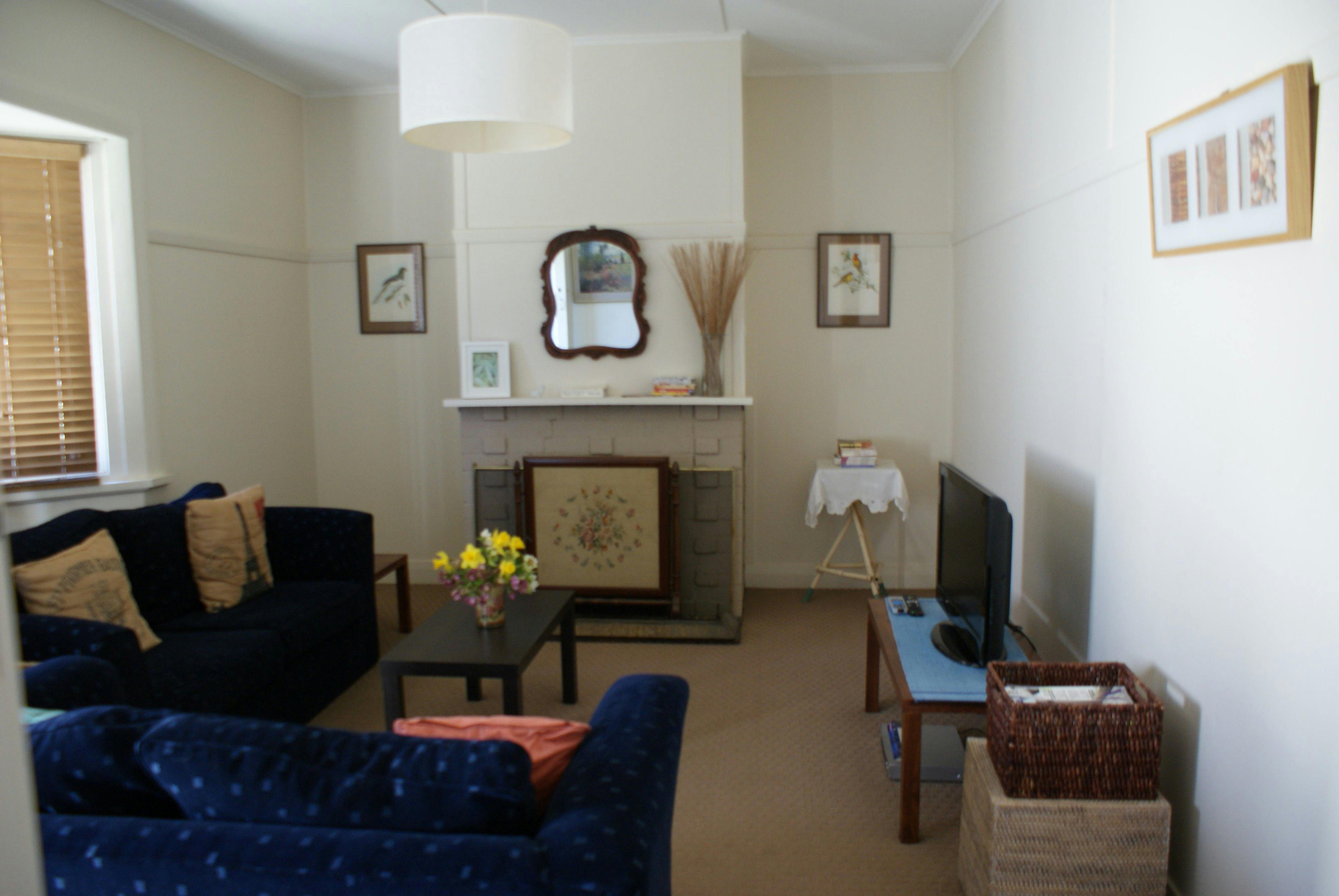 Valley Views Cottage - sitting room