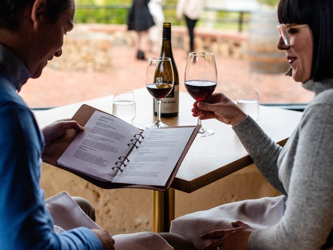 Winery Heritage Tour & Fine Dining Lunch