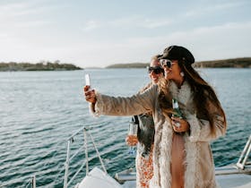 Girls night out, selfie envy, sunset cruise, boat tour, coffin bay, Eyre Peninsula, best fun tour