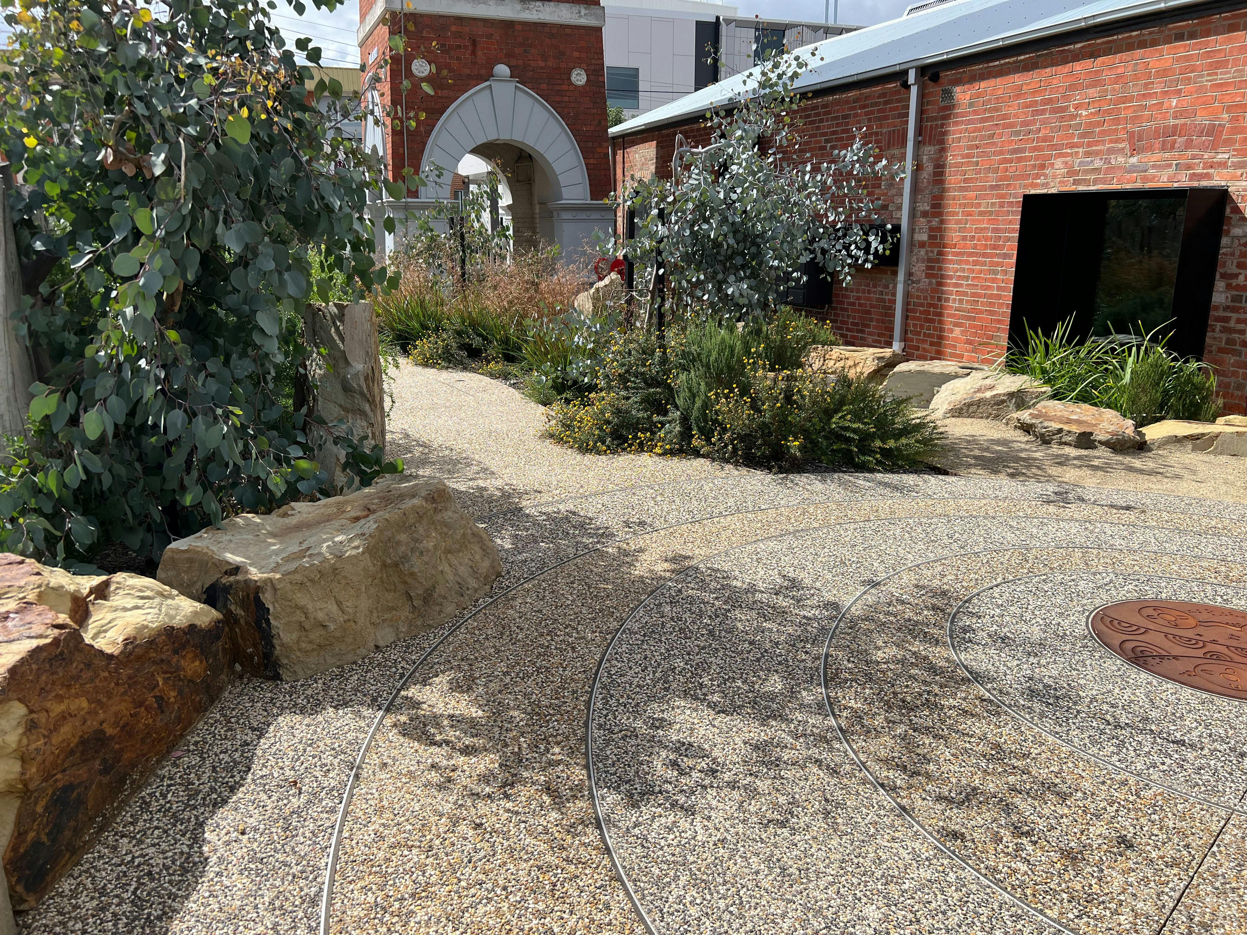 garingilang gatjin wii - Gallery's Indigenous interpretive garden.