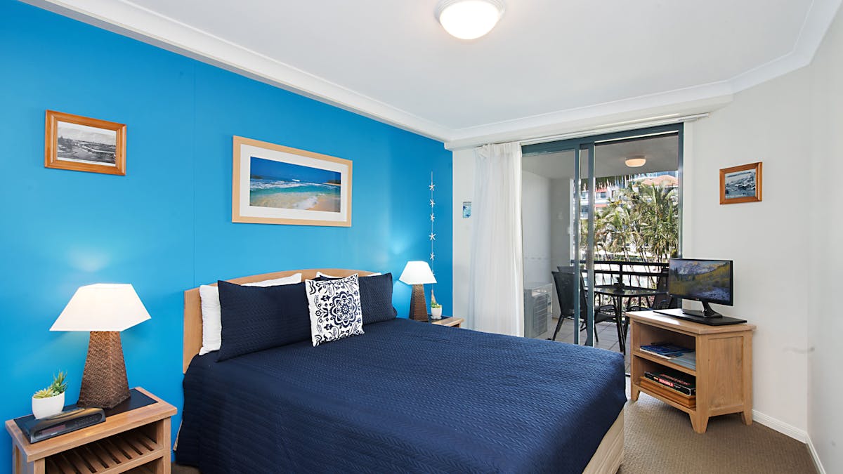 Main bedroom with Queen bed