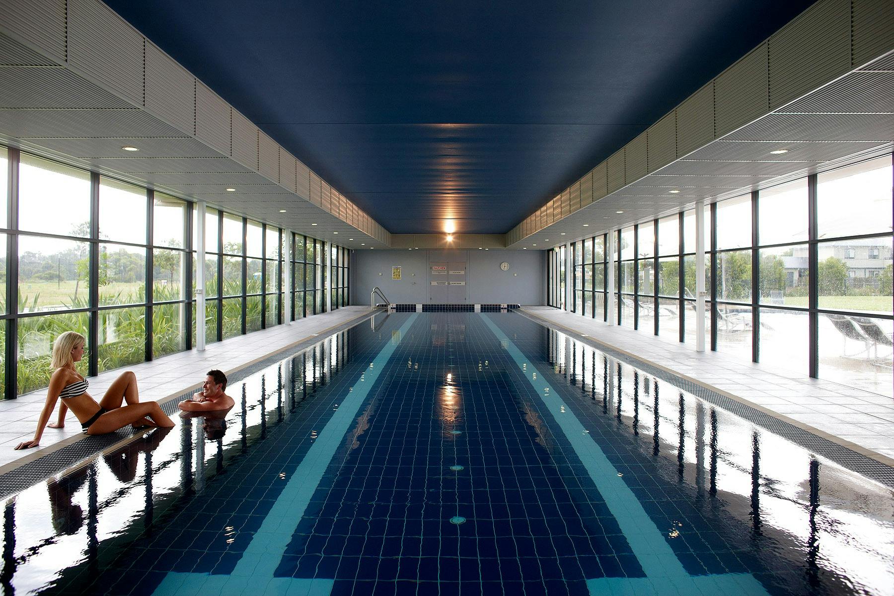 센트럴 코스트 리조트의 실내 온수 수영장