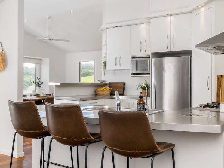 Byrons Brae - Byron Bay - Kitchen b