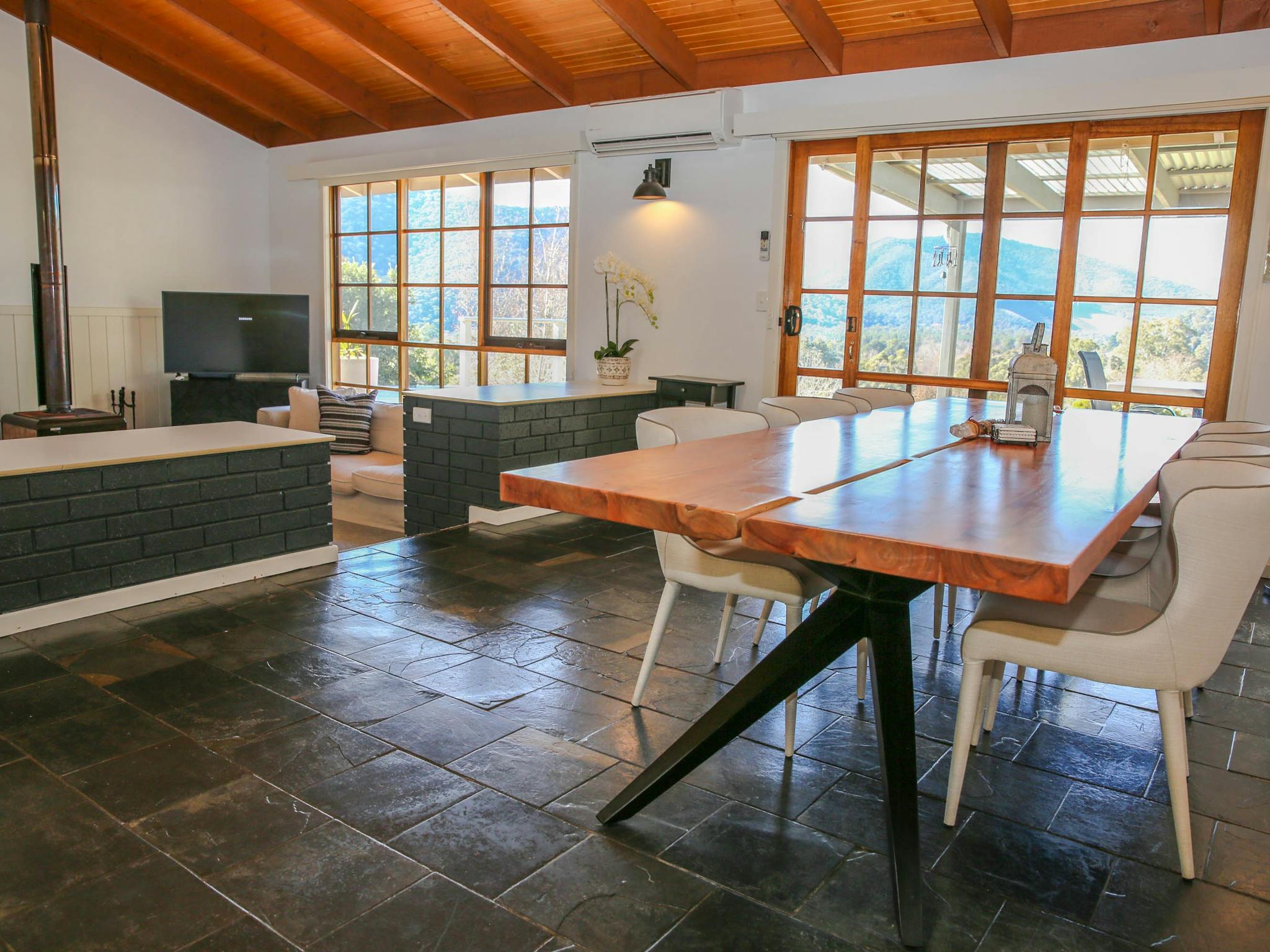 Top of the Town Open Plan Living