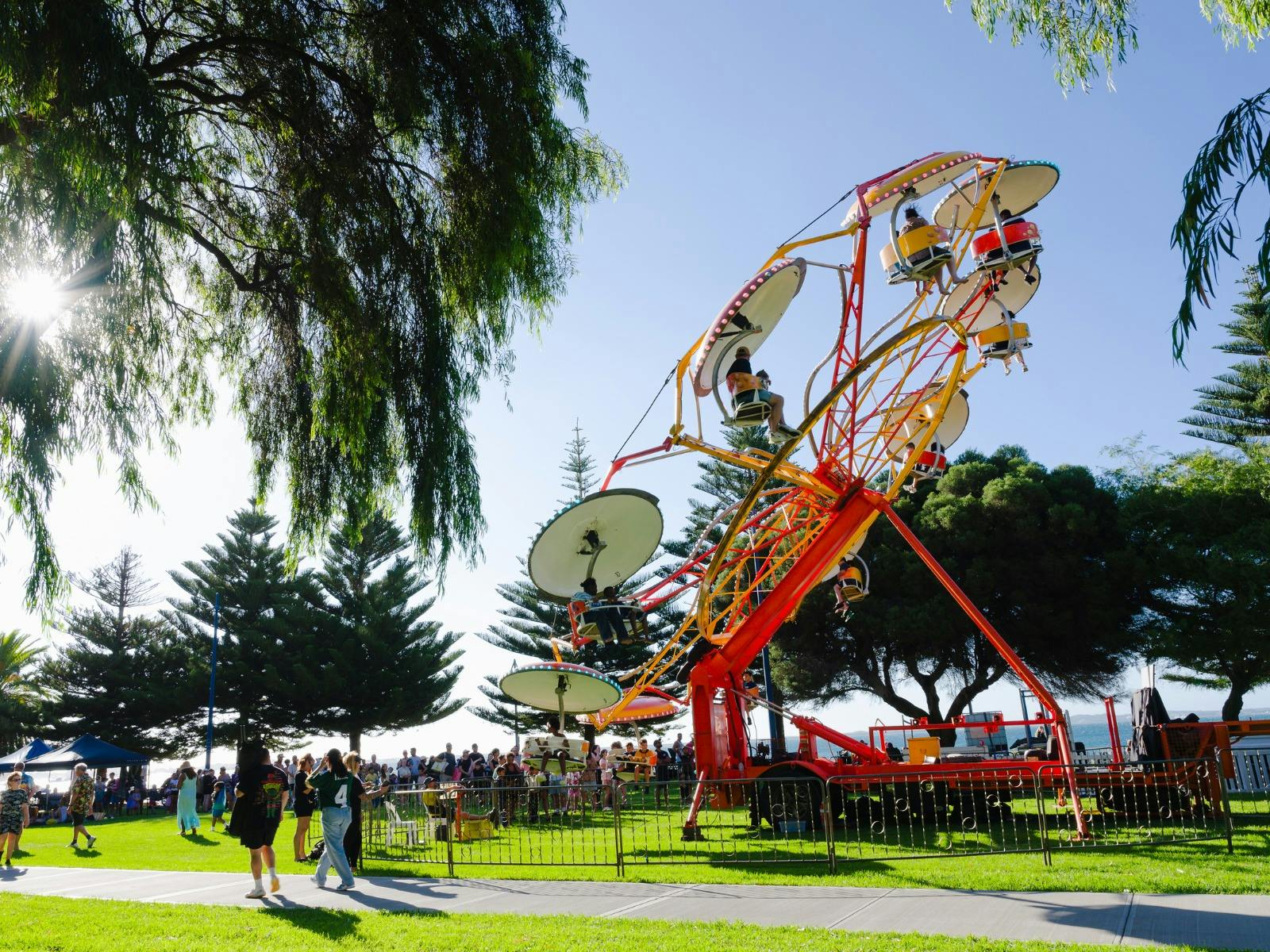 Spinning children's ride