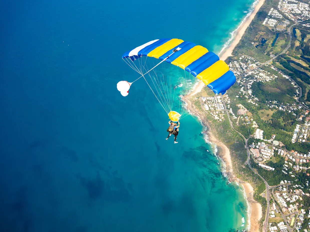 Tandem Skydive - up to 10000 Feet