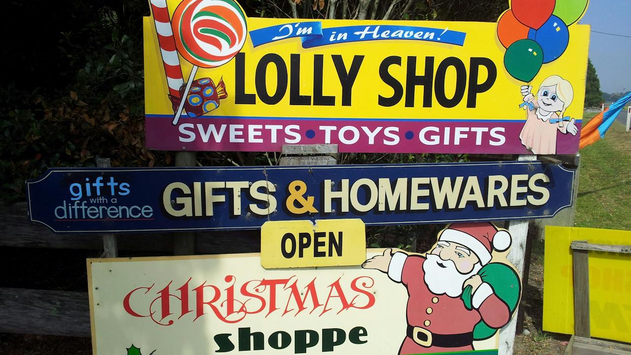 Lolly, Christmas & Gift shop