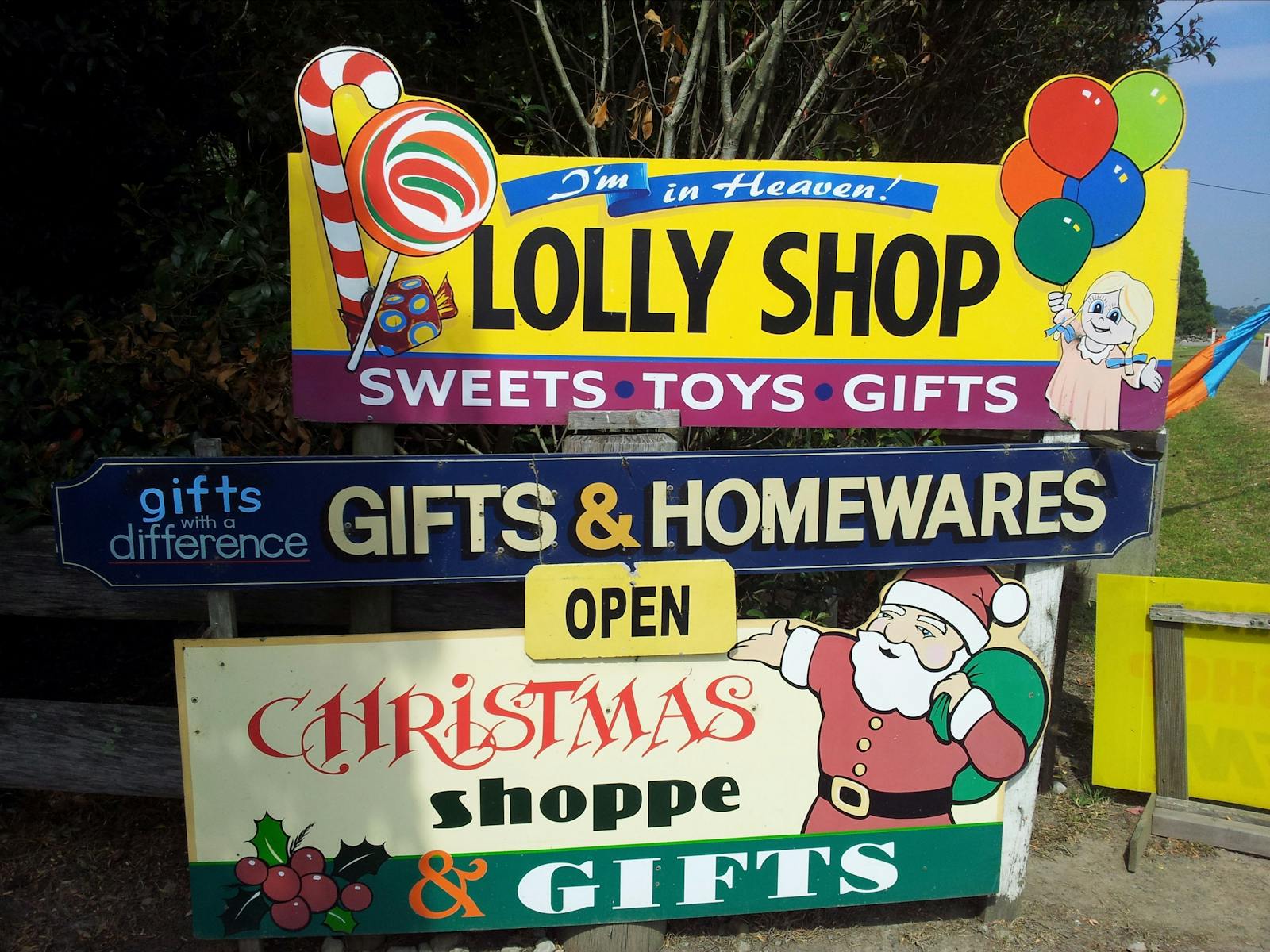 Lolly, Christmas & Gift shop