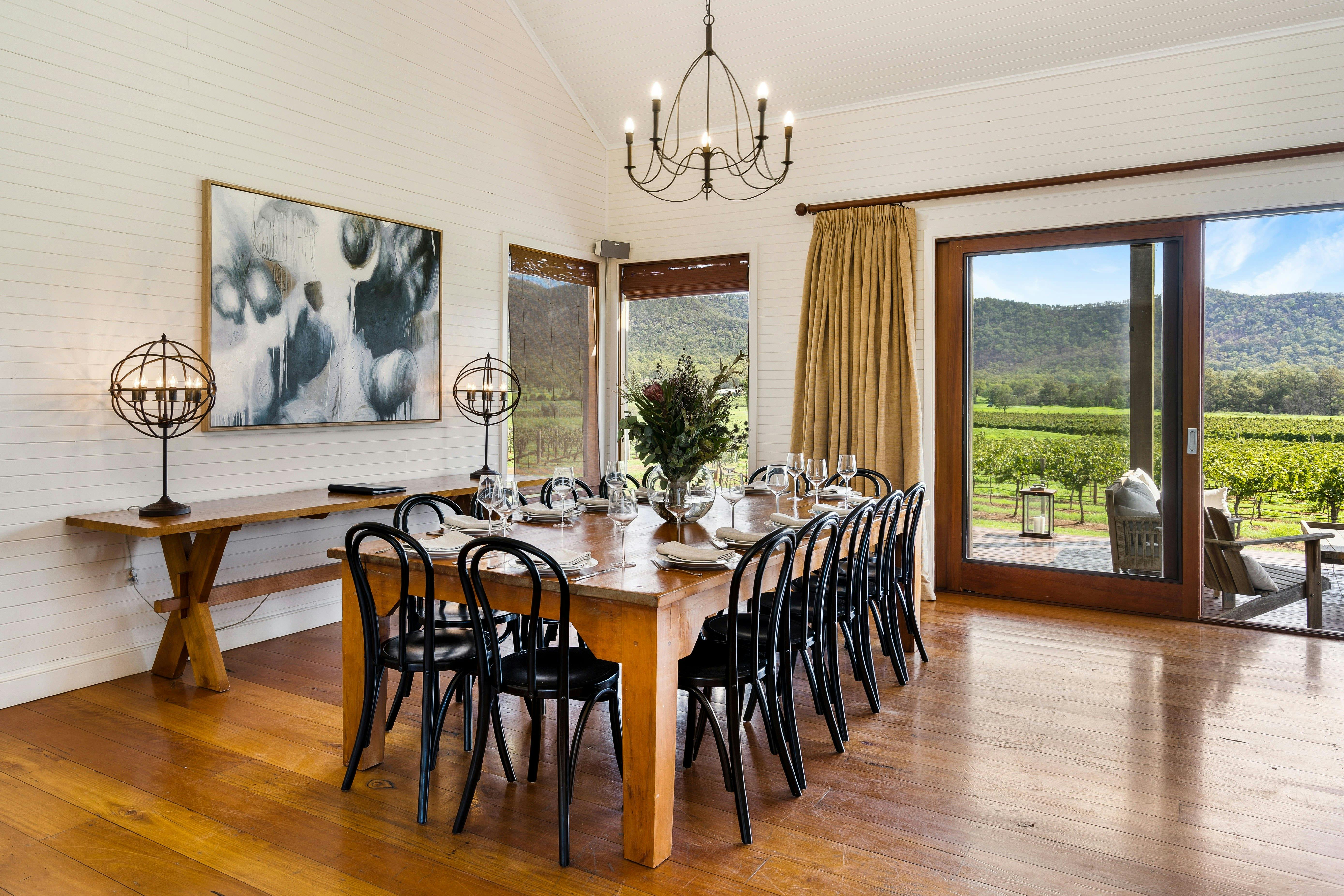 Arenridge - Dining Area