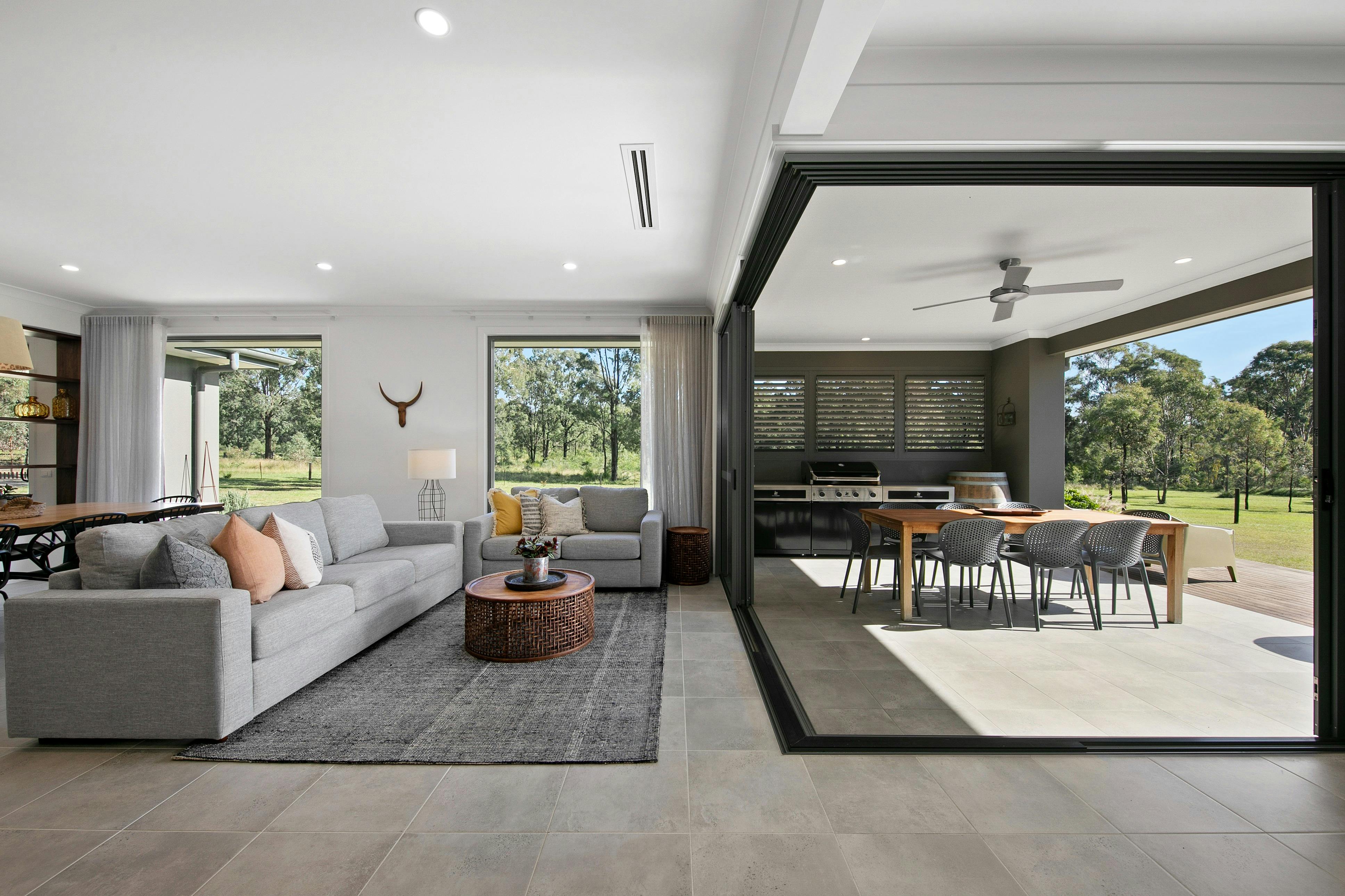 Joey's Crossing - Indoor/Outdoor