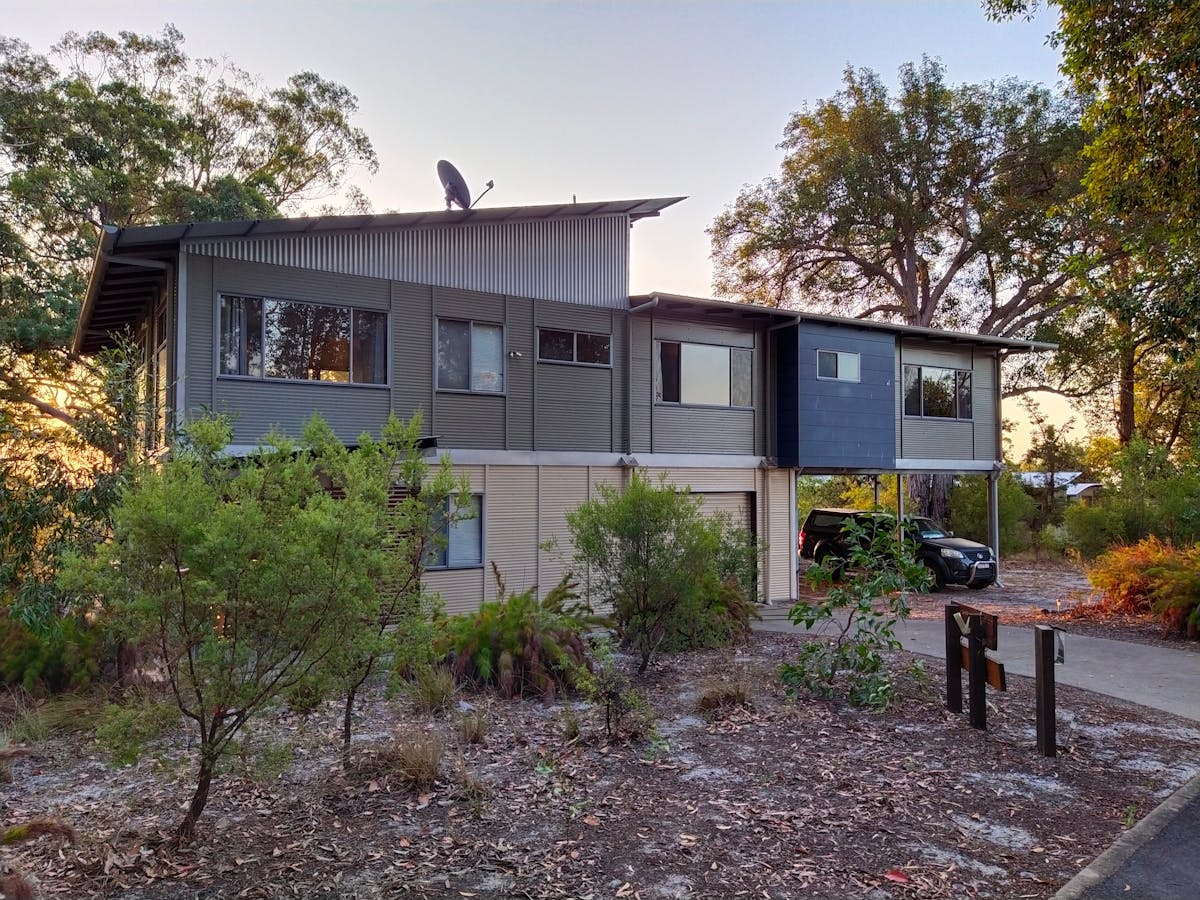 Panoramic views, stunning location Waiuta Retreat Fraser Island accommodation