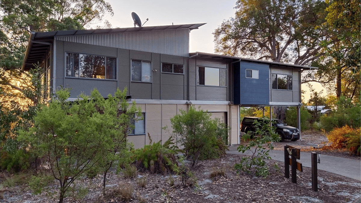 Panoramic views, stunning location Waiuta Retreat Fraser Island accommodation