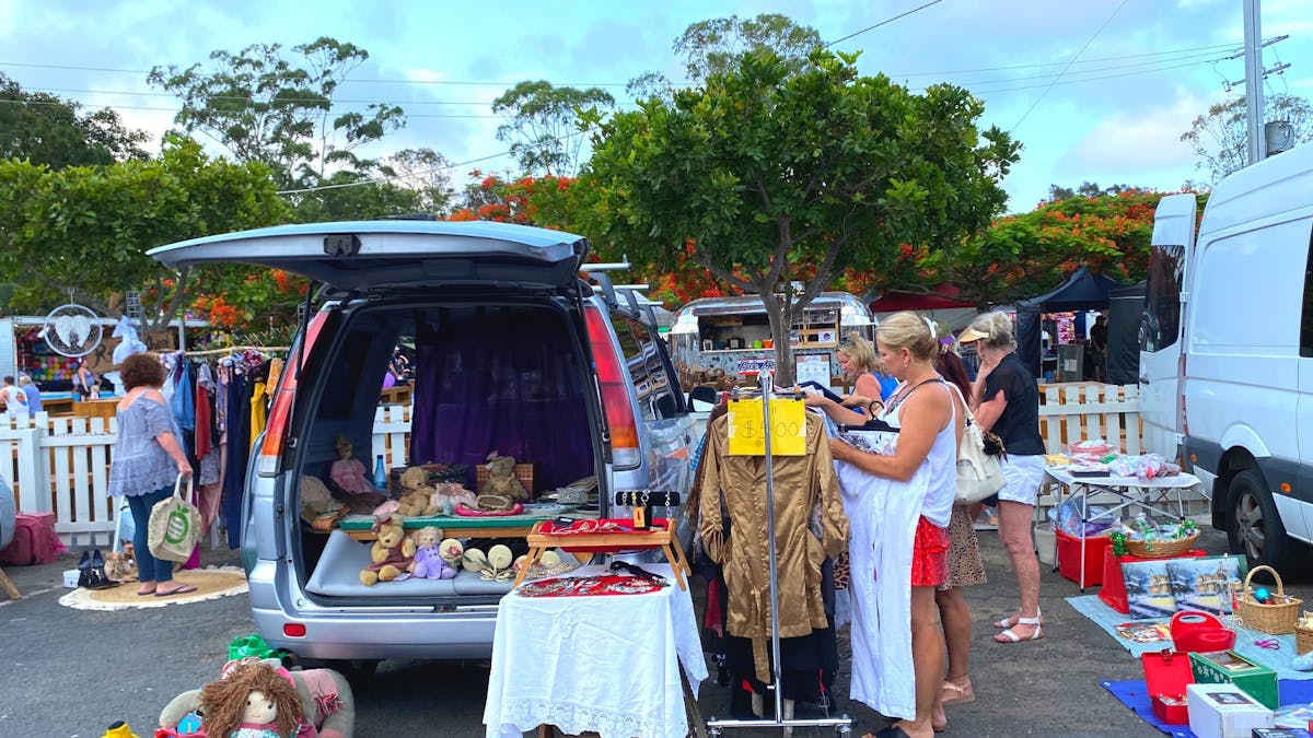 Carrara Markets Car Boot Sale every Sunday morning