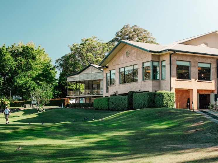 clubhouse from the 18th hole