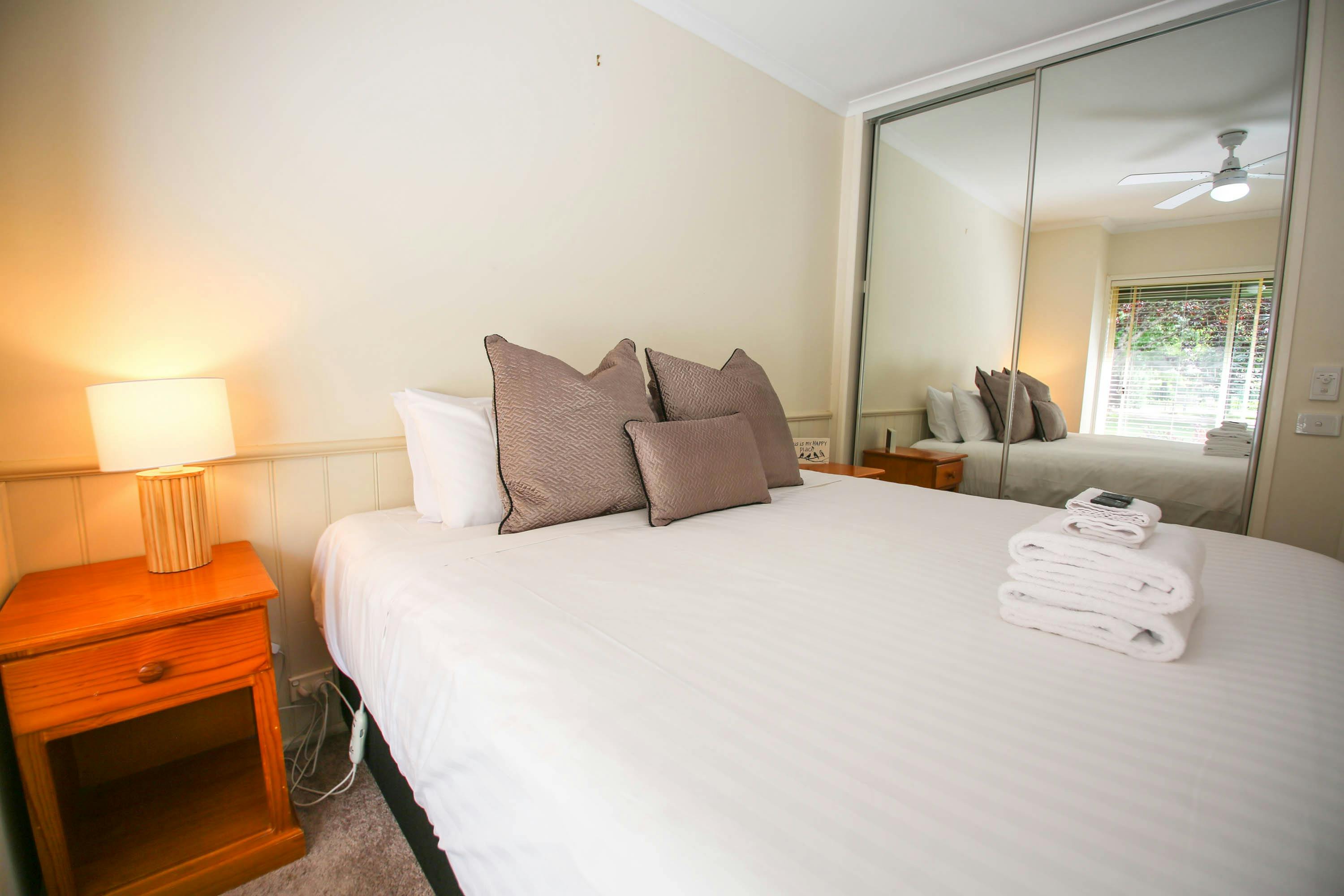 Queen room at Silver Birches Unit 8