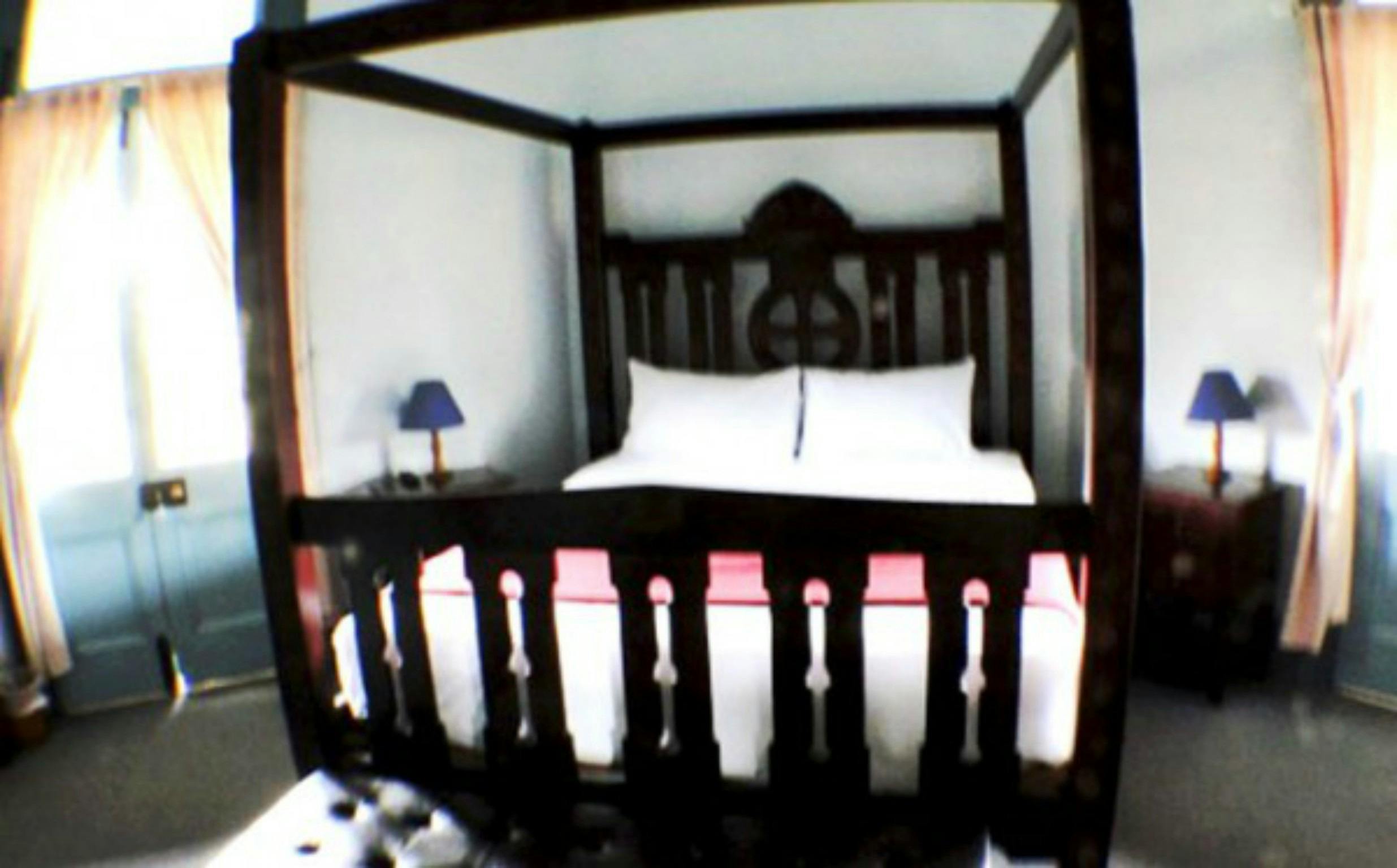 Queen Room Shared Facilities (maximum three persons)