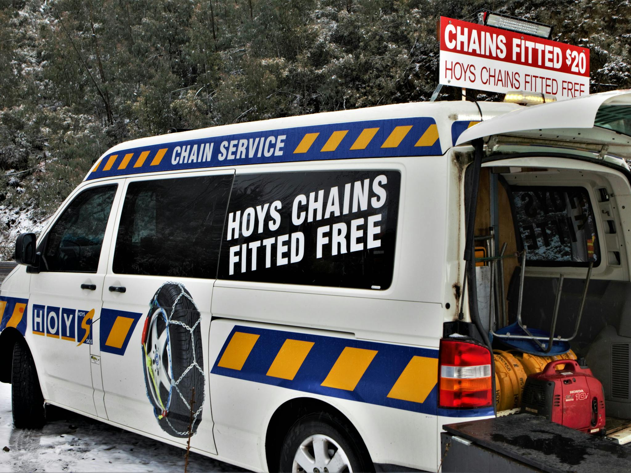 Hoys Chain fitting van