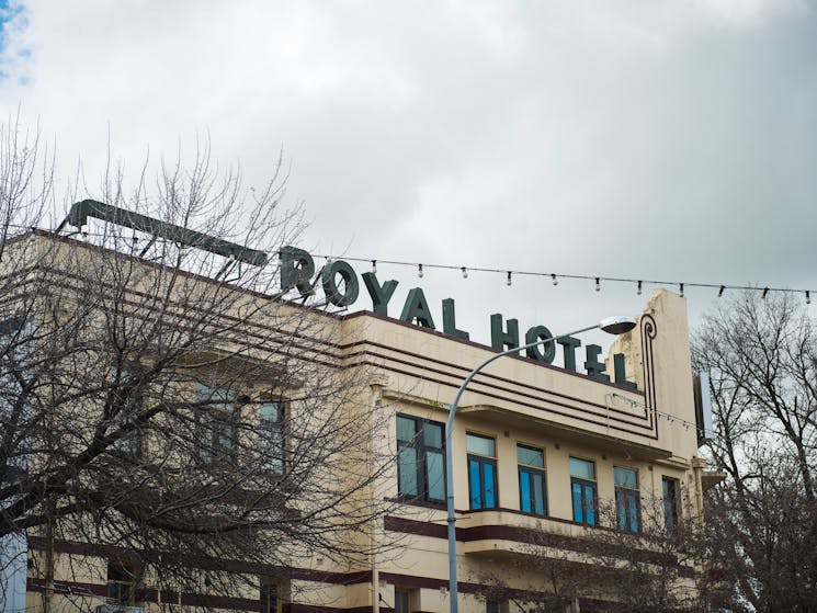Art Deco Royal Hotel, Orange