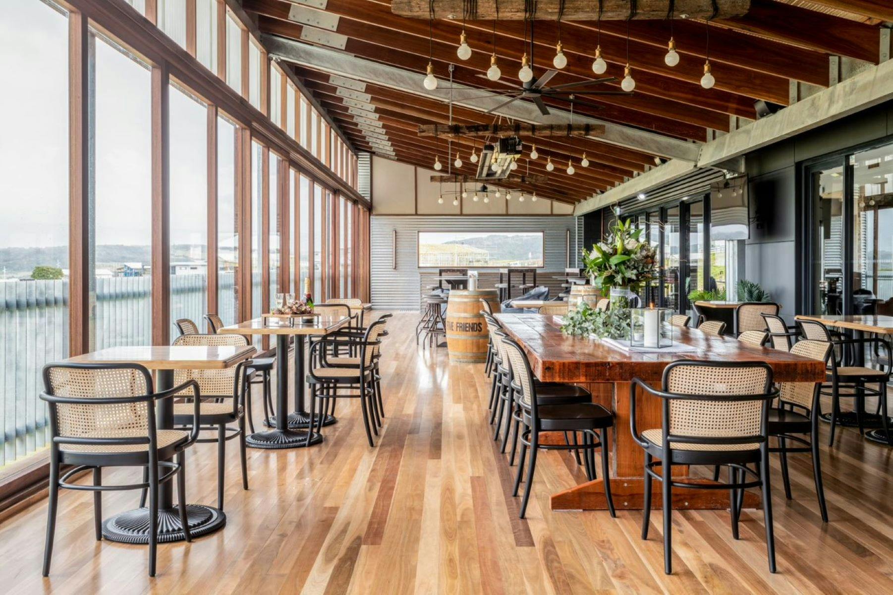 선술집 데크 구역 - Links Golf Course Shell Cove