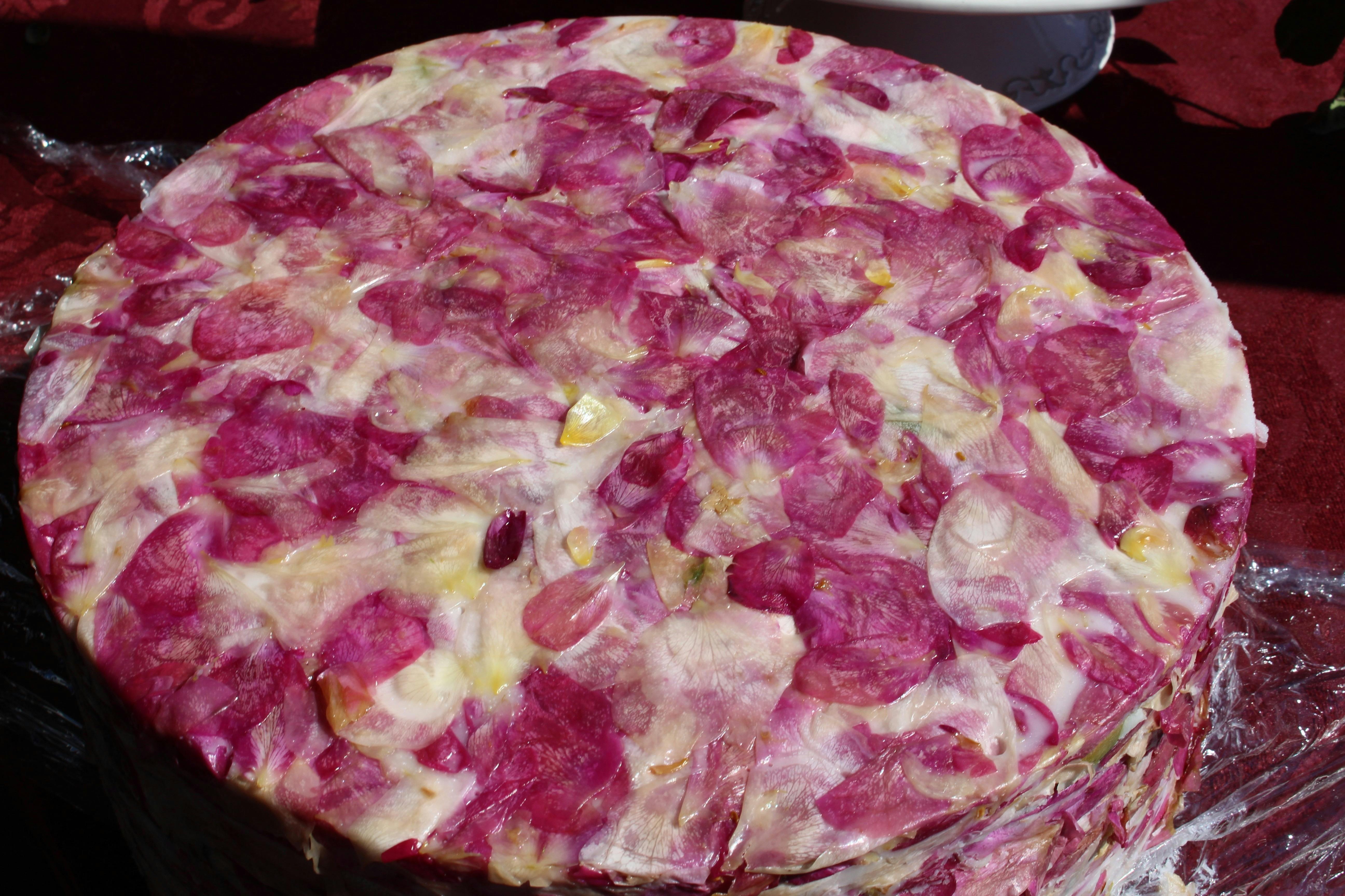 Using Enfleurage to extract scent