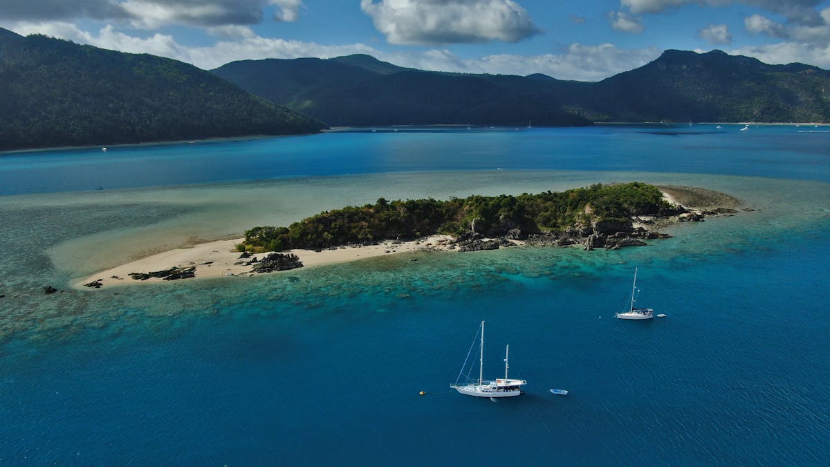 Whitsunday Islands - Black Island & Stone Haven Bay
