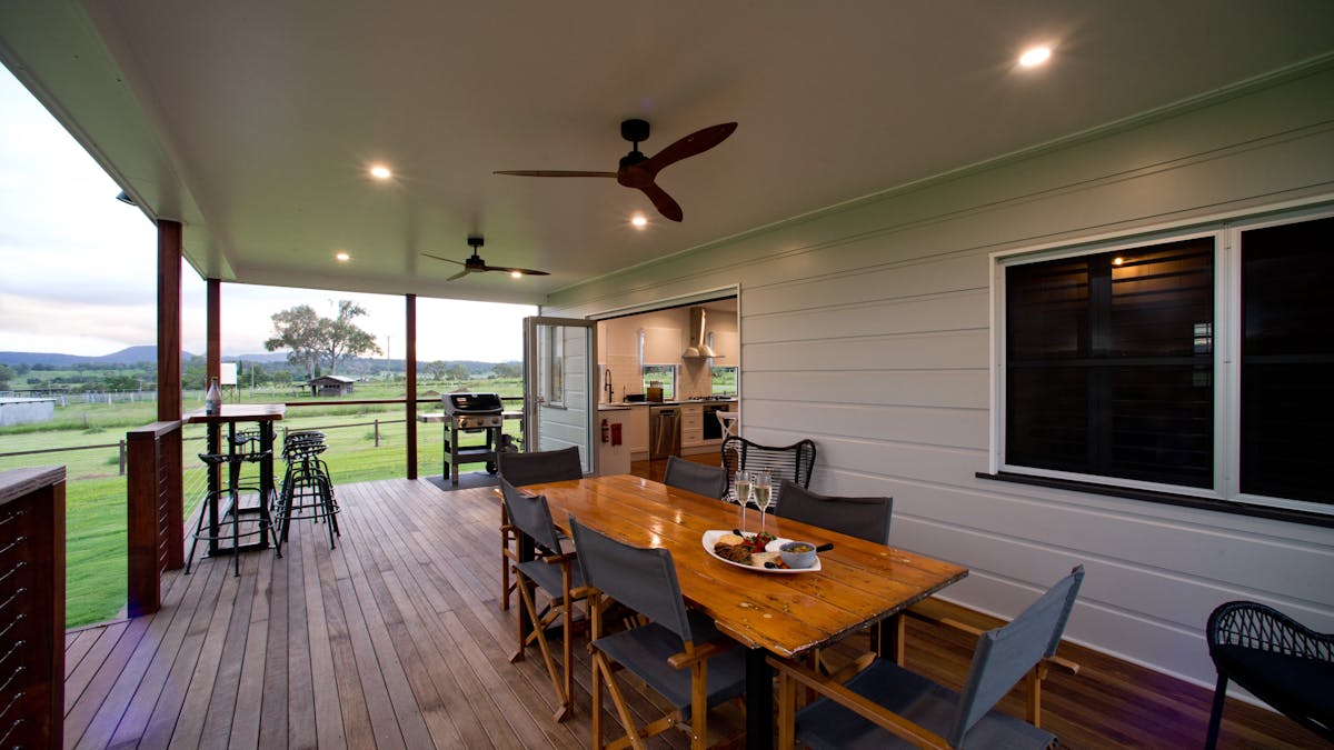 Outdoor deck