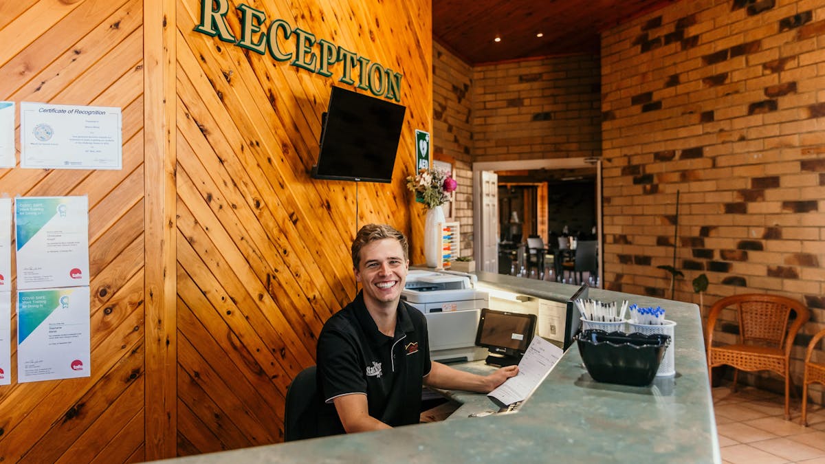 Abacus Motel - Front Desk