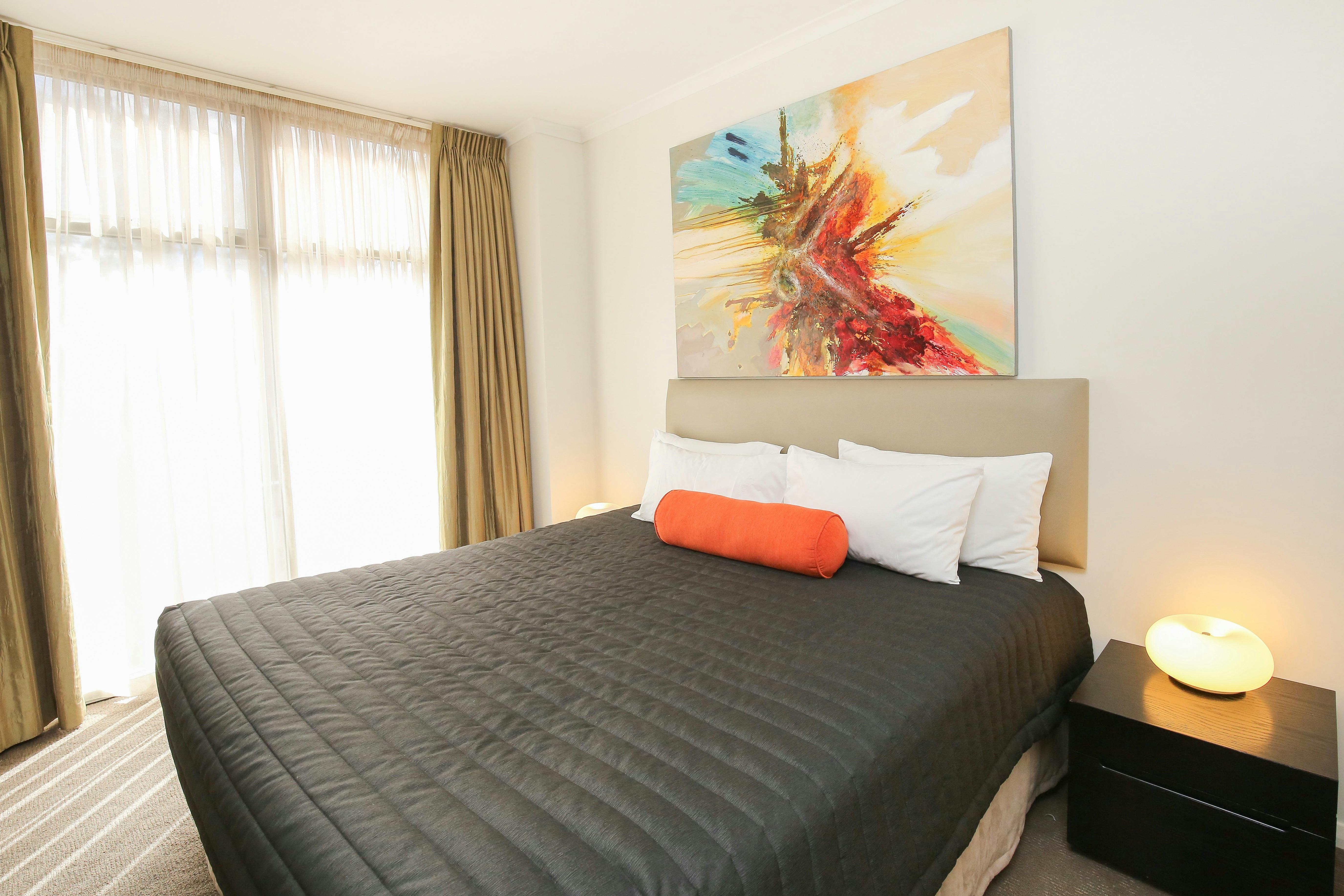 Two Bedroom Apartment - Ontario Avenue