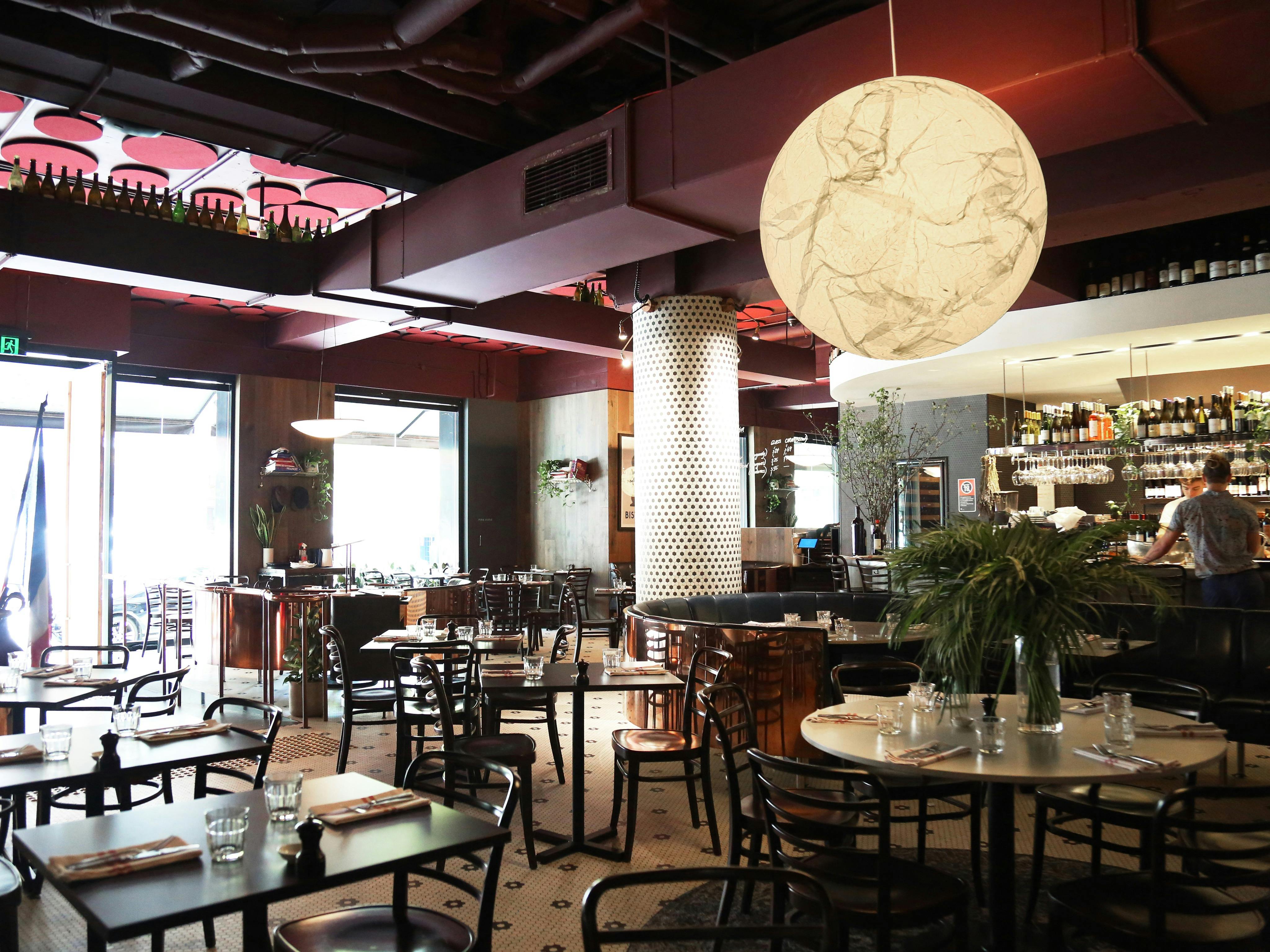 Bistro-Rex-Restaurant-Cocktail-Bar
