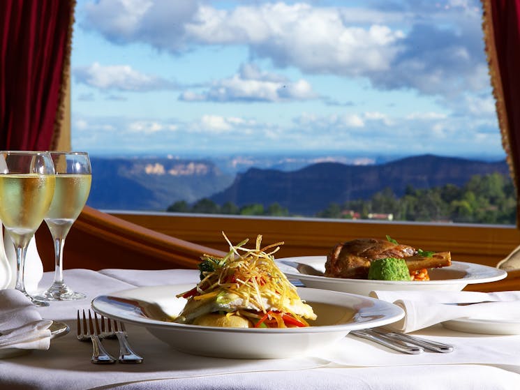Hotel Mountain Heritage dinner with views