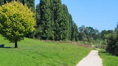 Wollondilly River Walkway, path along side the river