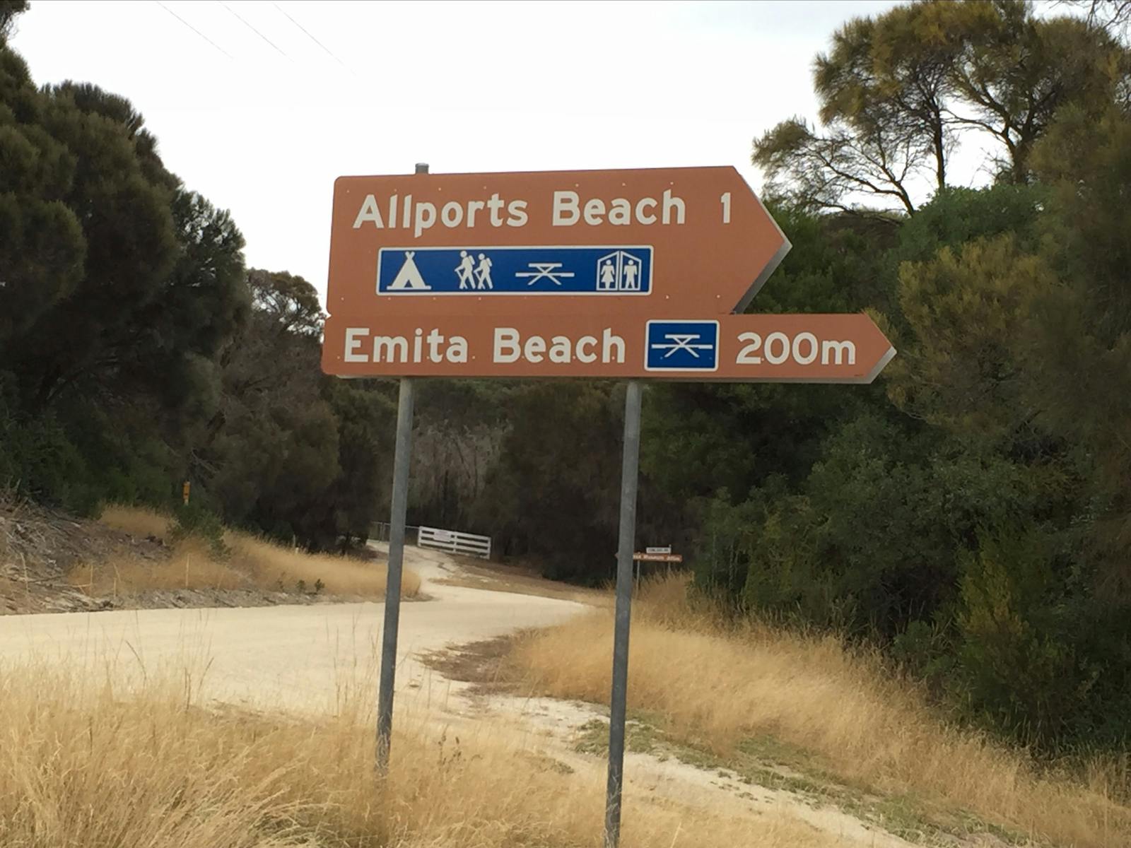 Find your way to Yellow Beach from Lady Barron Wharf