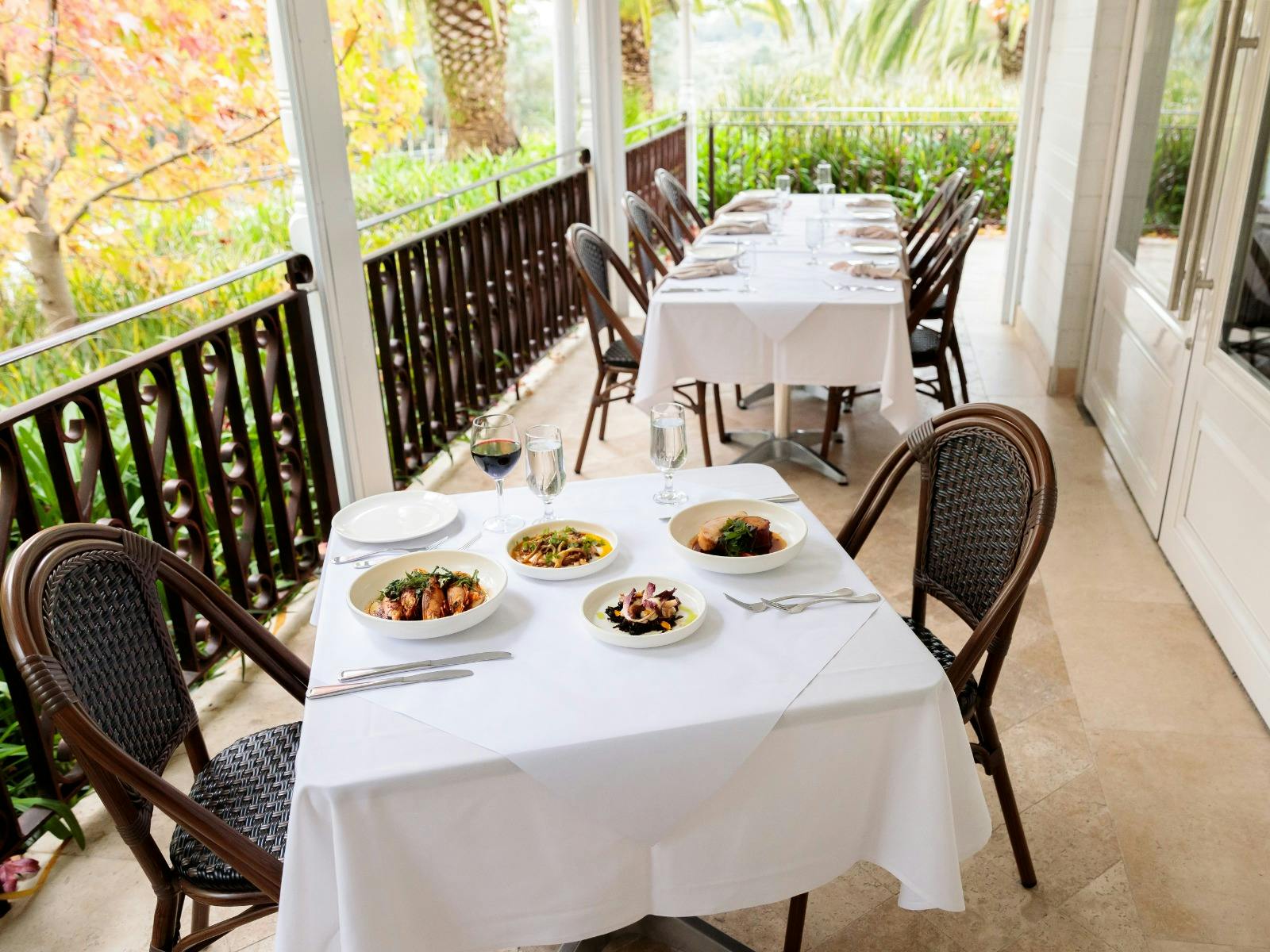 Restaurant Terrace Dining
