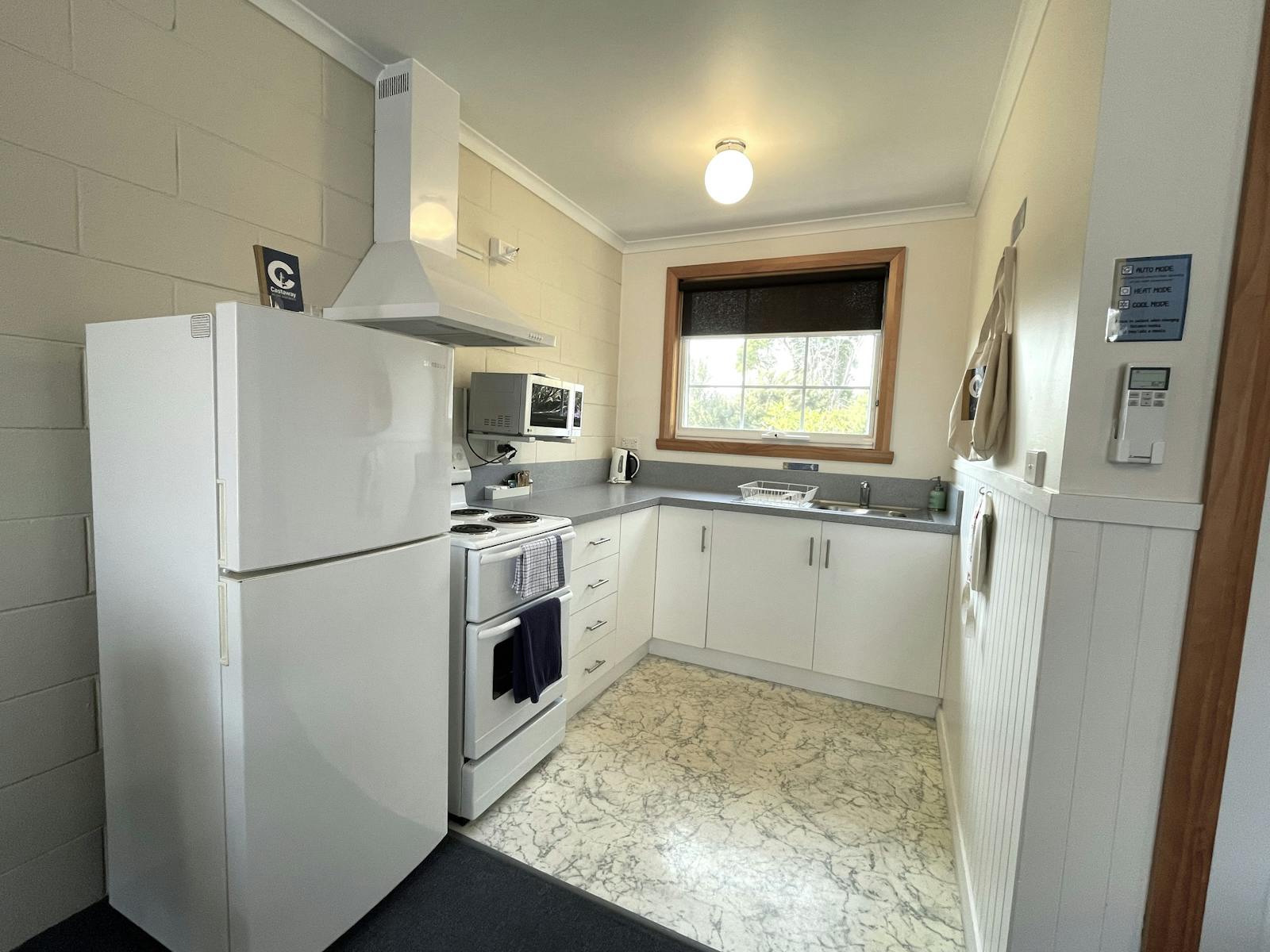 Fully-equipped kitchen