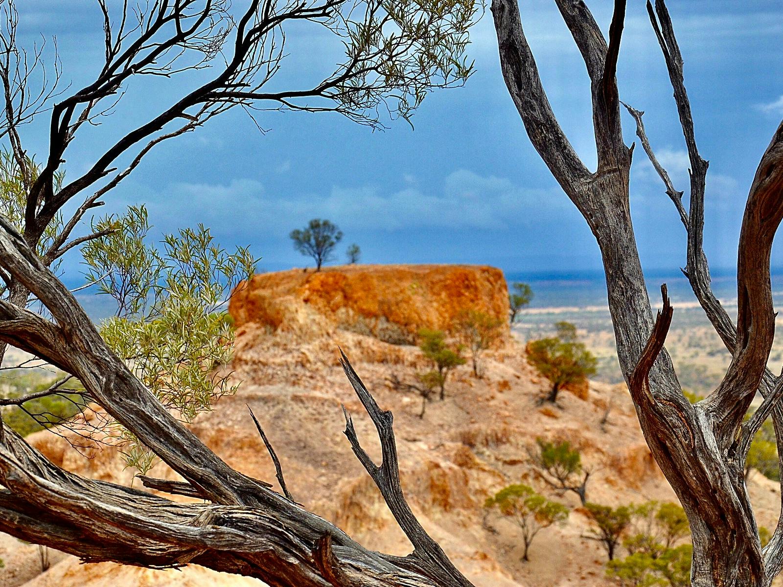 Mount Slowcombe, Yaraka Mount Slowcombe, Yaraka