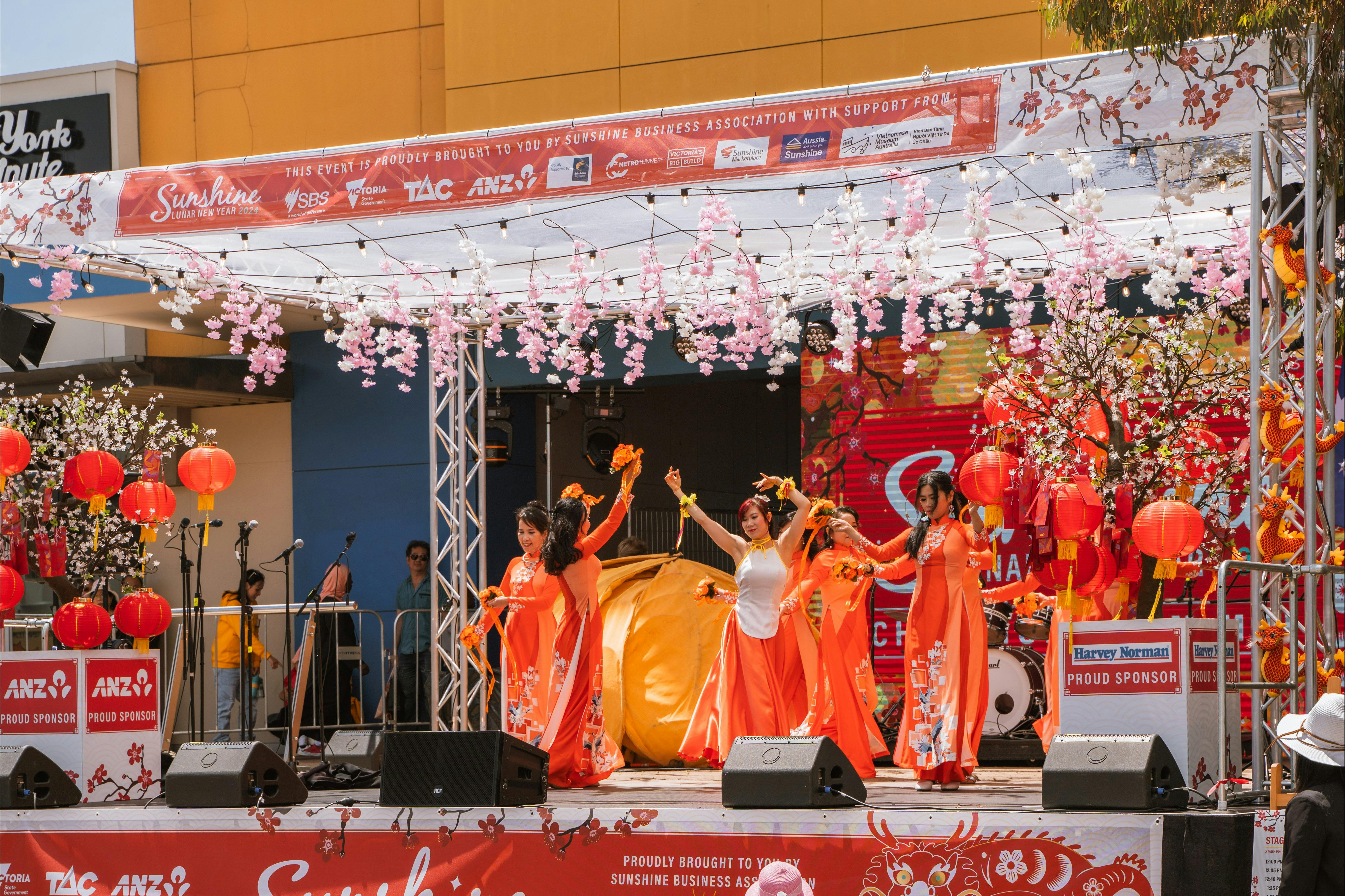 Stage Cultural dance