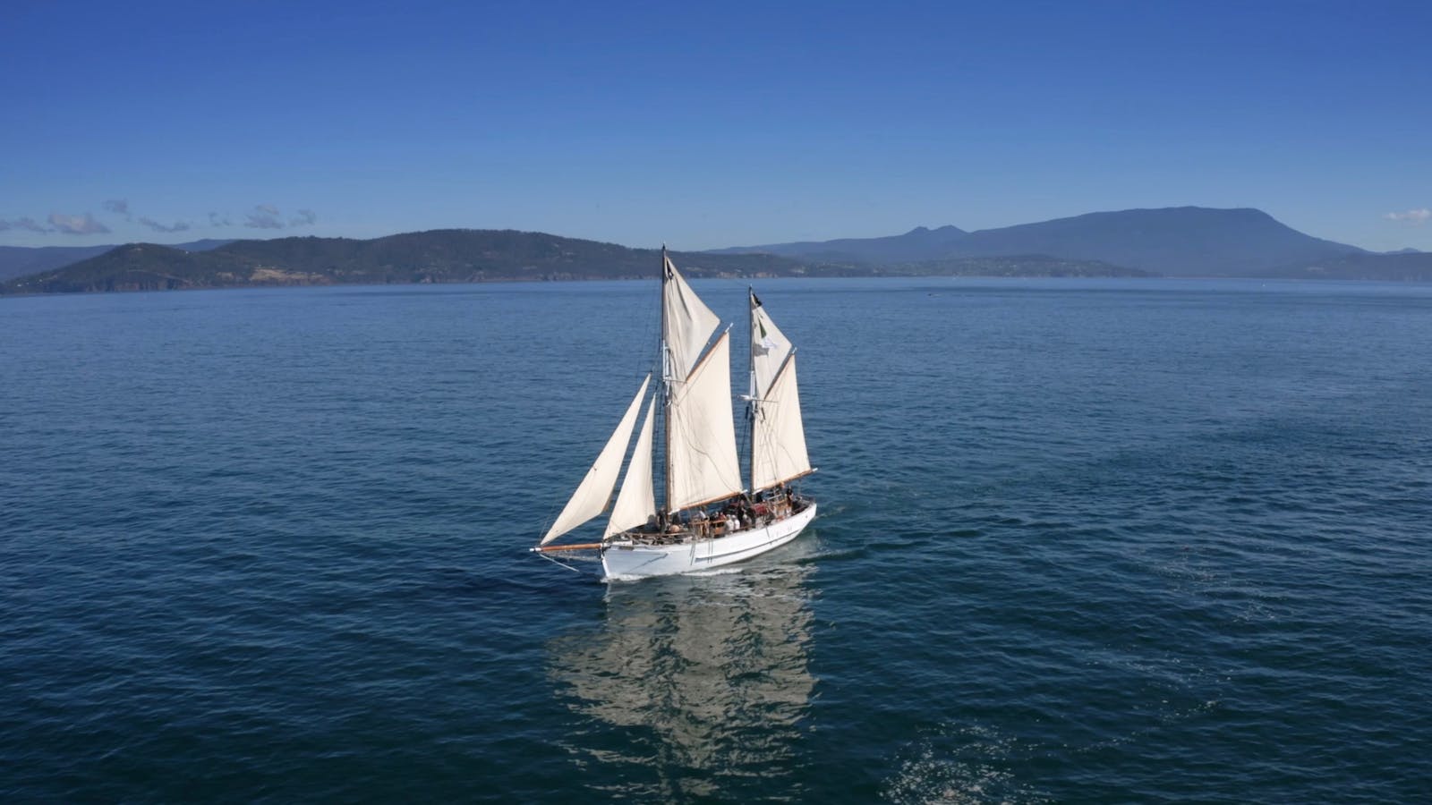 SV Rhona H full sail