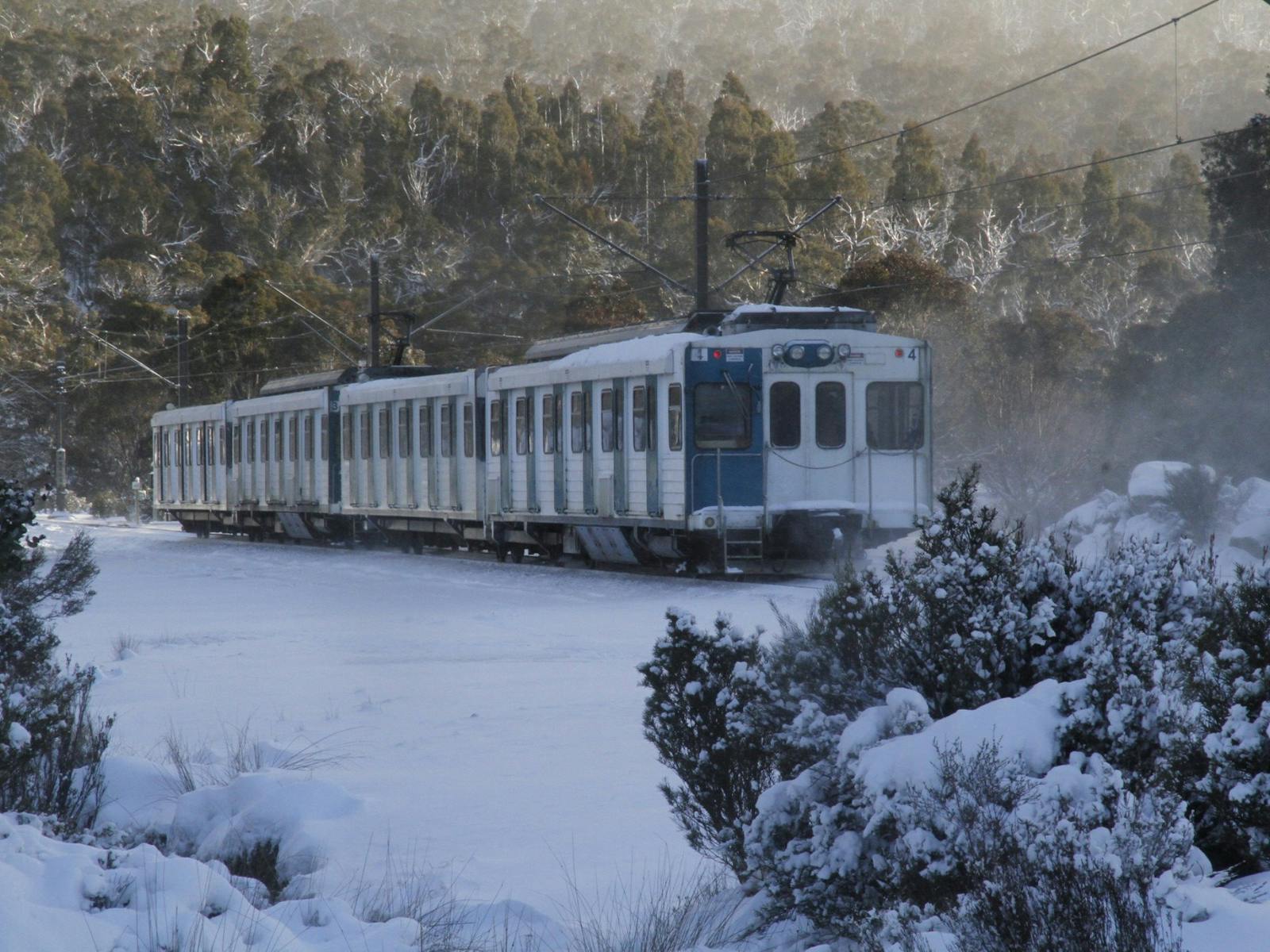 滑雪高山铁路
