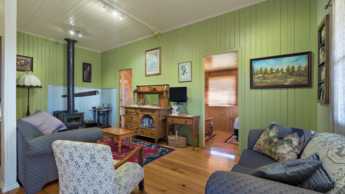 Lodge lounge room
