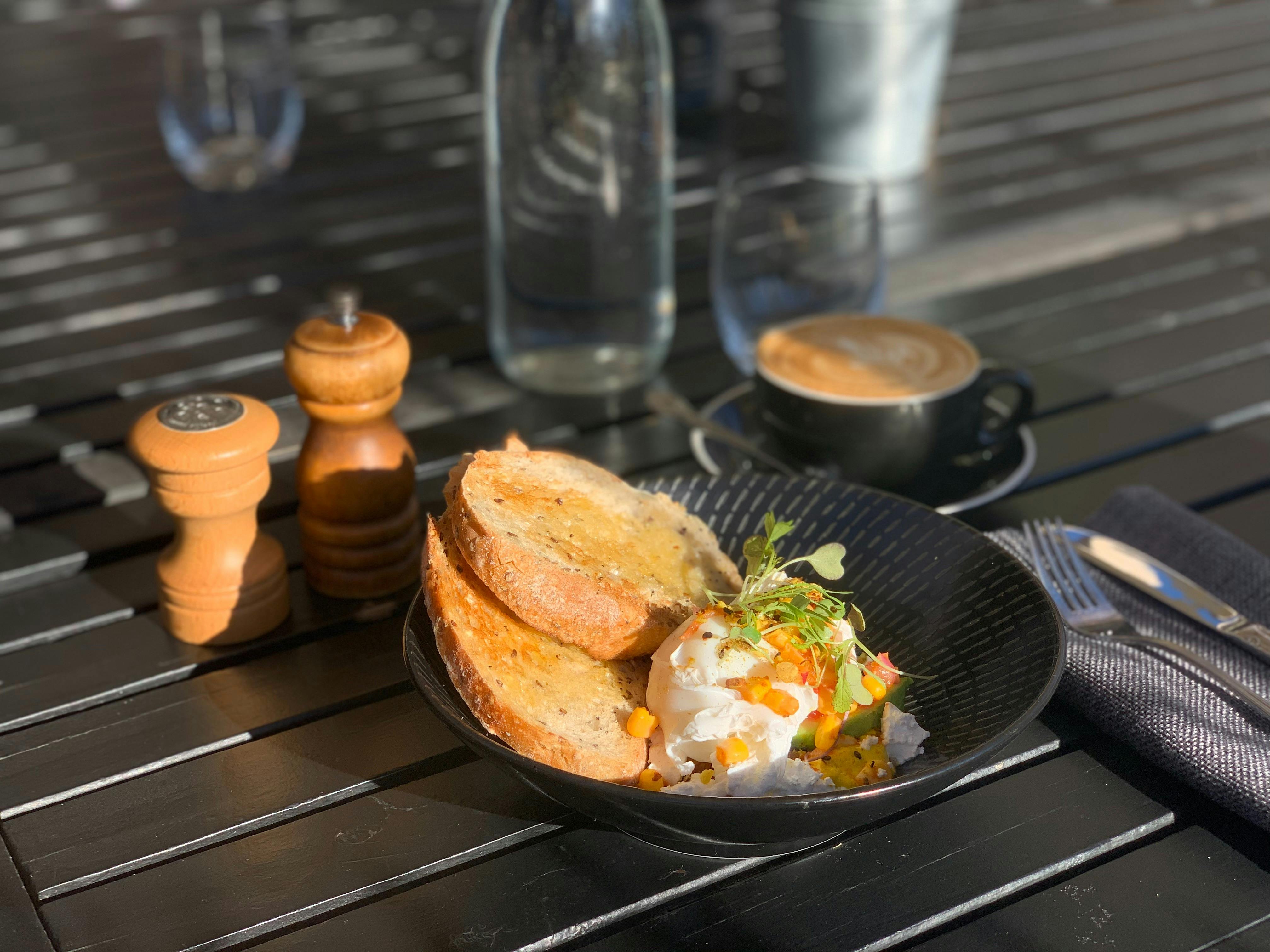 ザ・クロッシング・カフェ