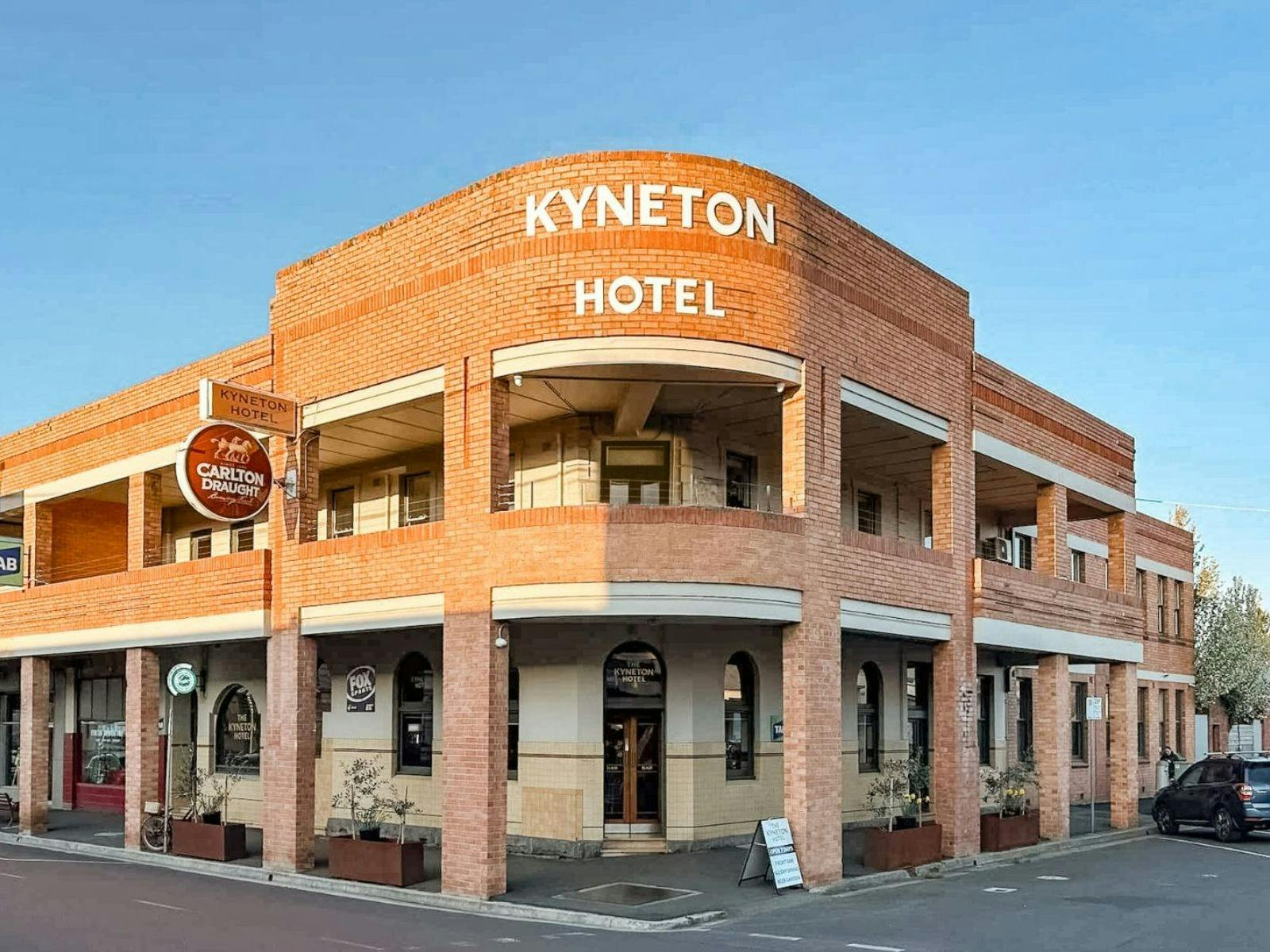 The Kyneton Hotel facade.