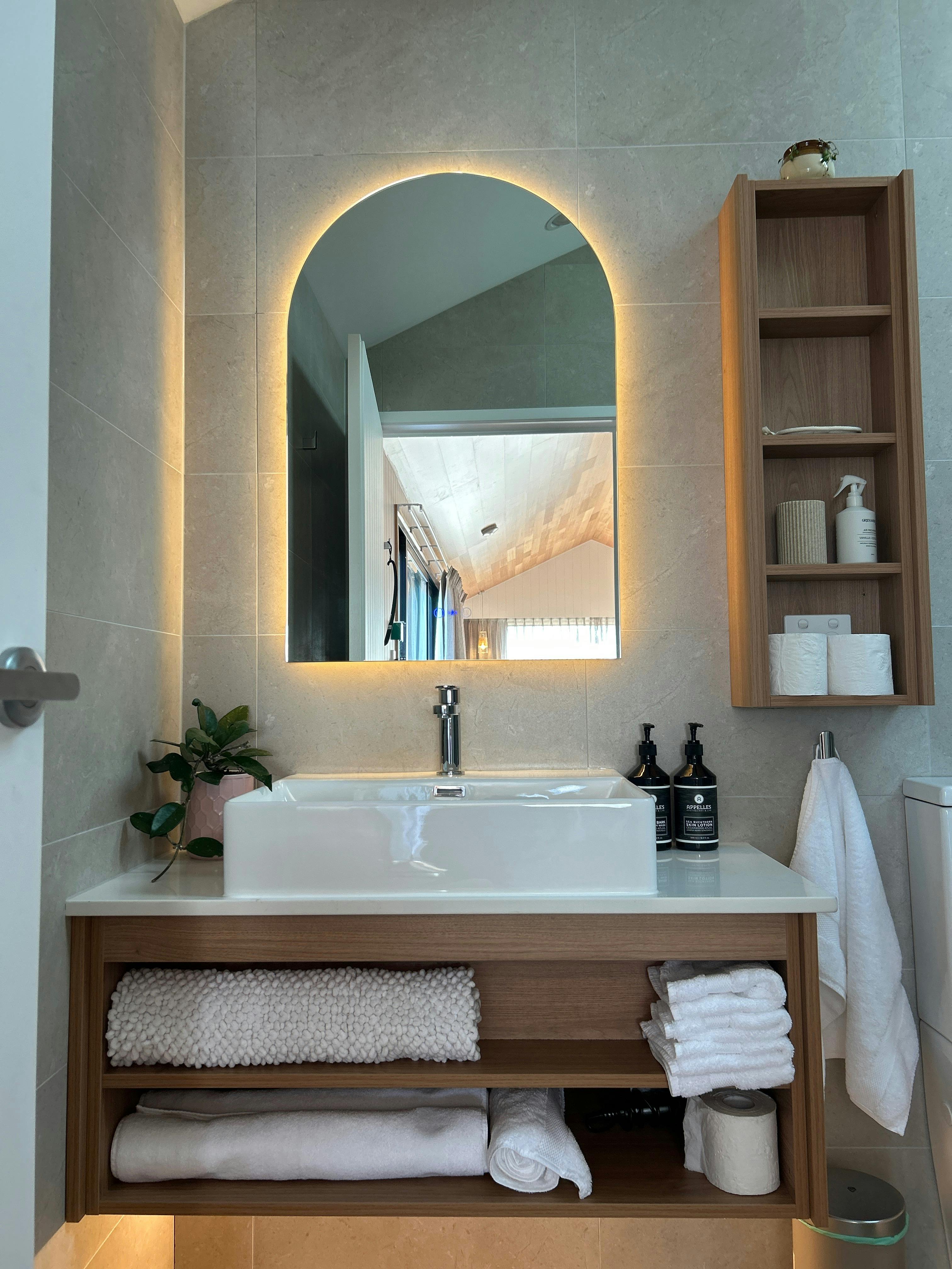 Skylit pod bathroom, luxe spa feel, beautifully generous ✨