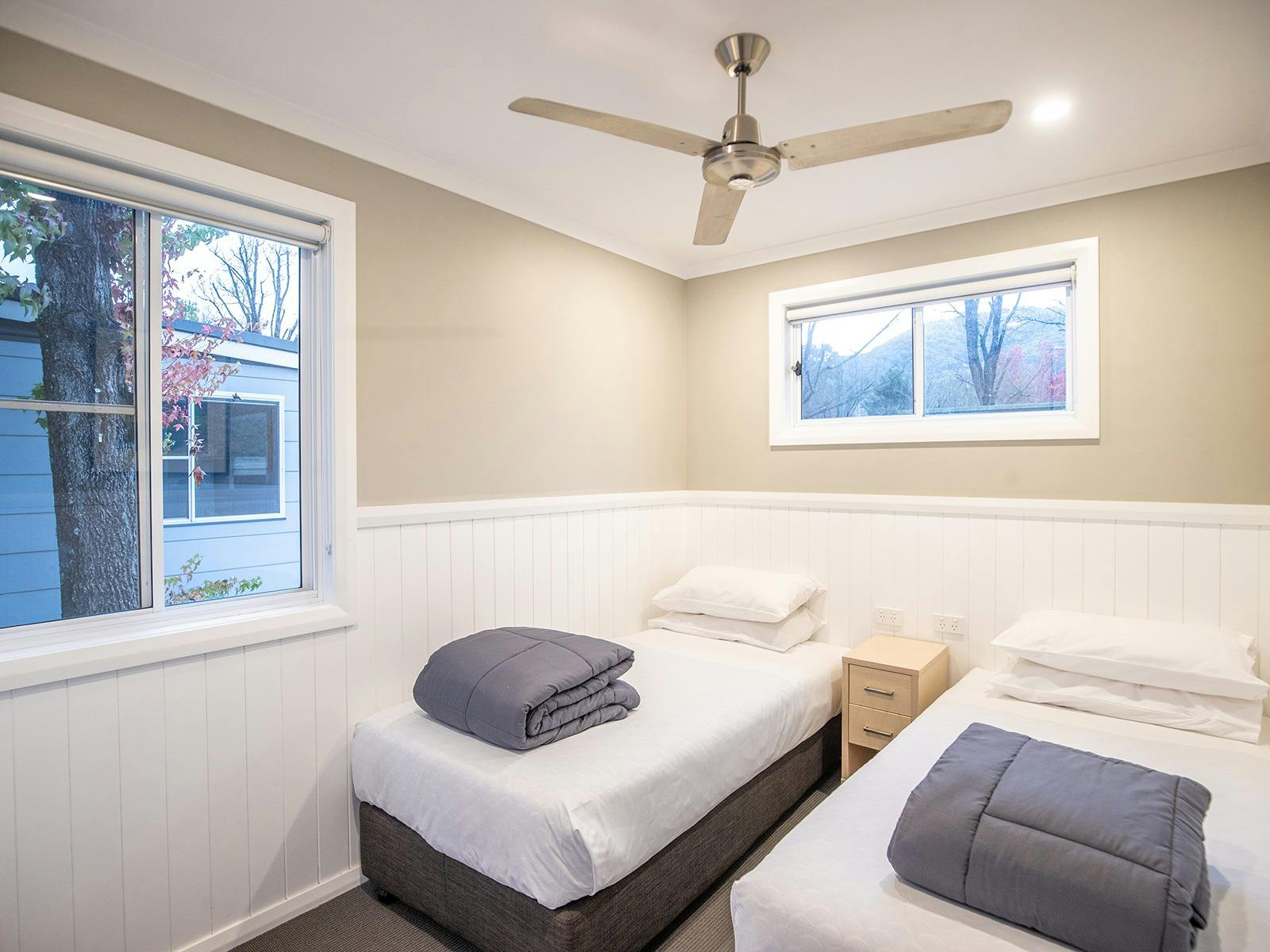 Feathertop Villa - Bedroom