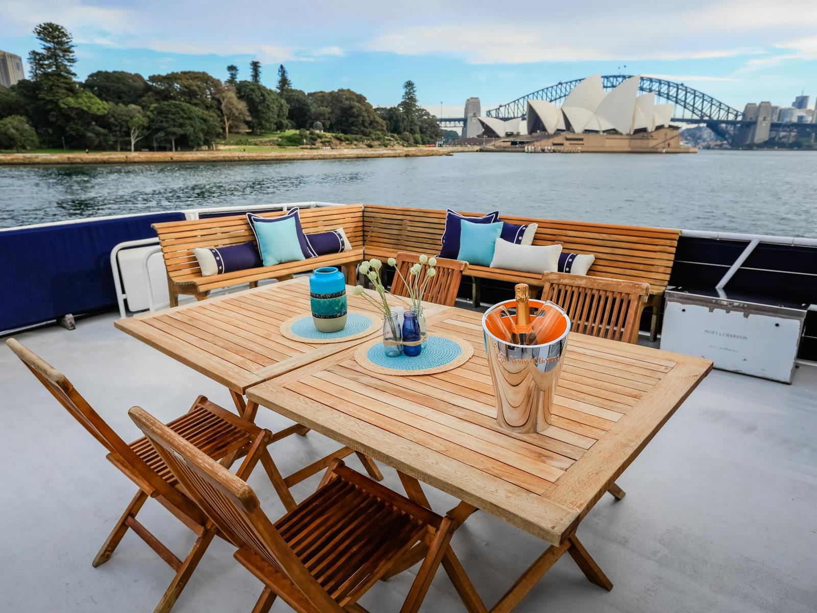 Ariston Luxury Yacht - Easy Boat Hire